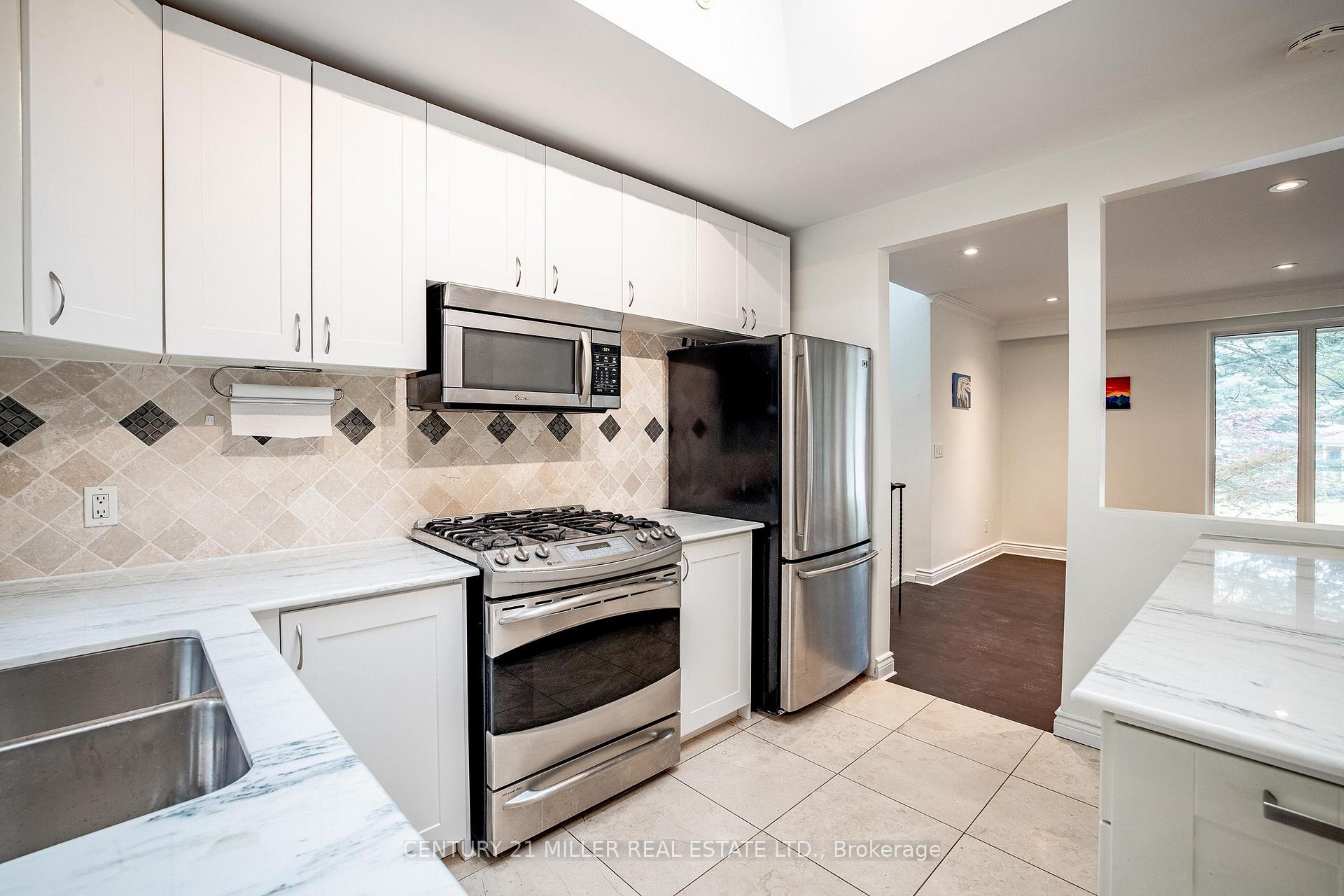 Photo 13 of 2039 Wakely Street, Oakville, West — HOMEH