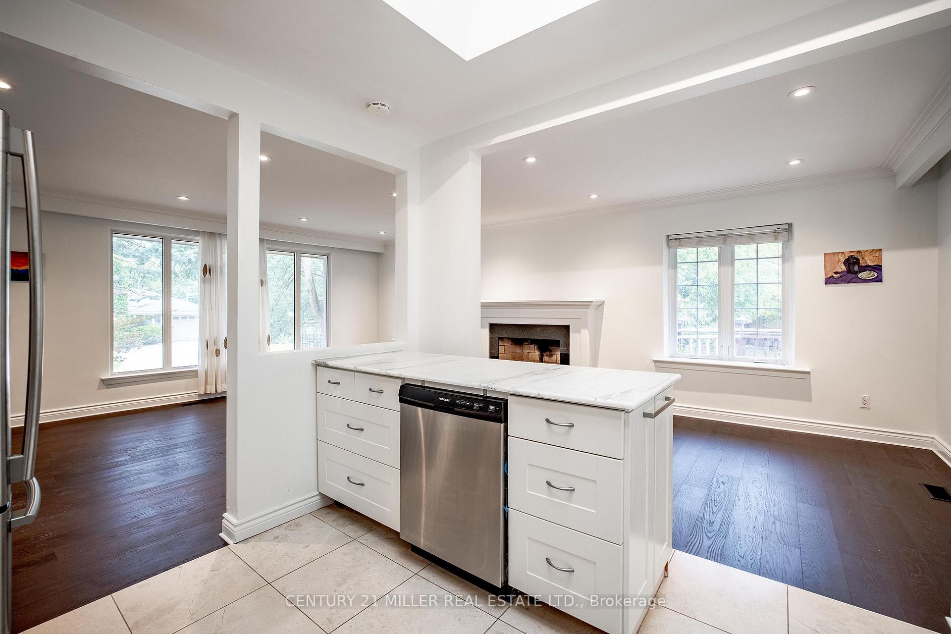 Photo 15 of 2039 Wakely Street, Oakville, West — HOMEH