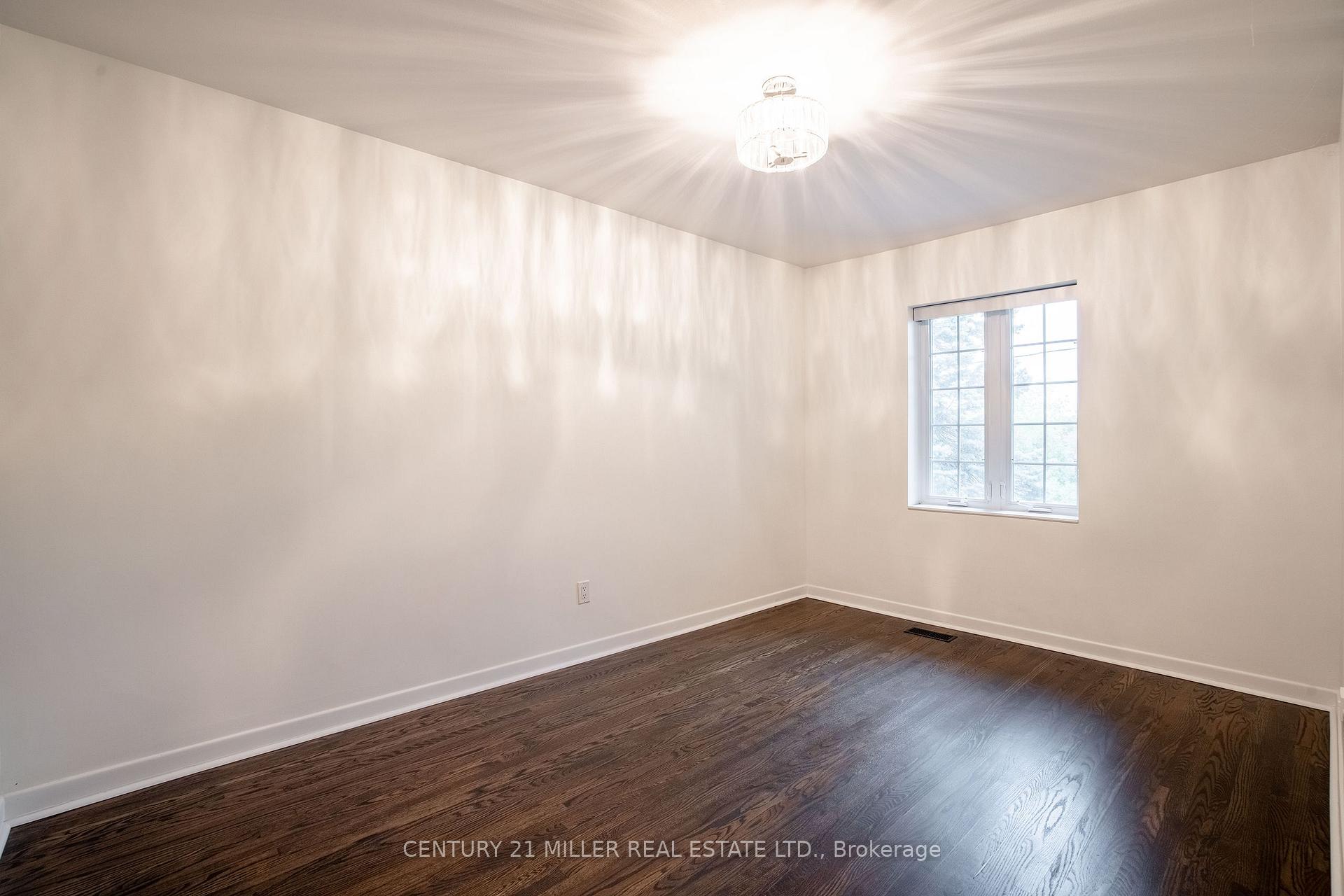 Photo 25 of 2039 Wakely Street, Oakville, West — HOMEH