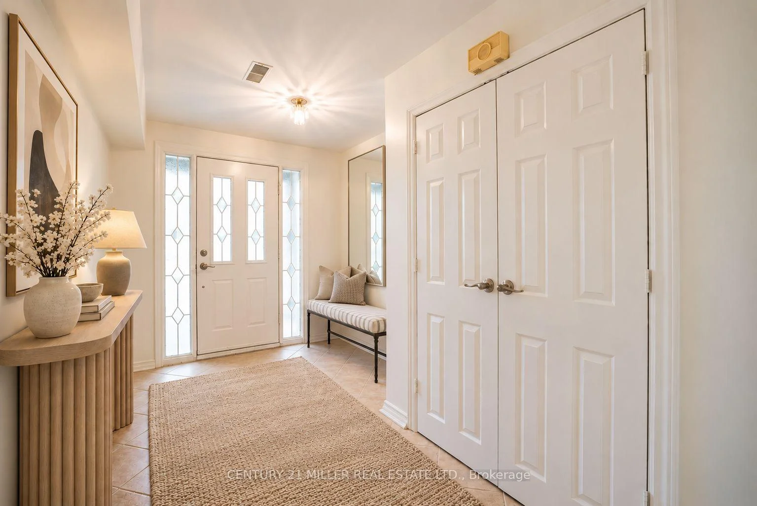 Photo 4 of 2039 Wakely Street, Oakville, West — HOMEH