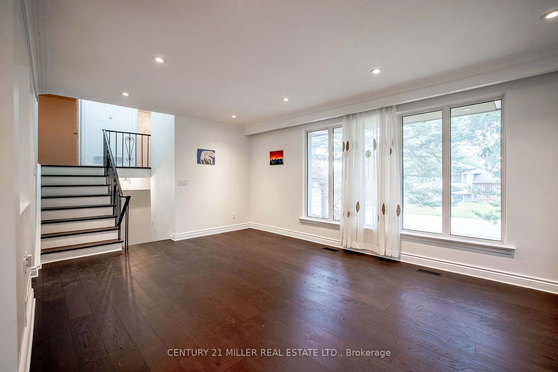 Photo 12 of 2039 Wakely Street, Oakville, West — HOMEH