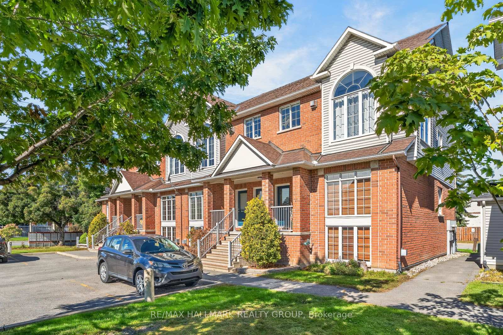 Photo 2 of 4437 Harper Avenue, Ottawa, Carson Grove — HOMEH