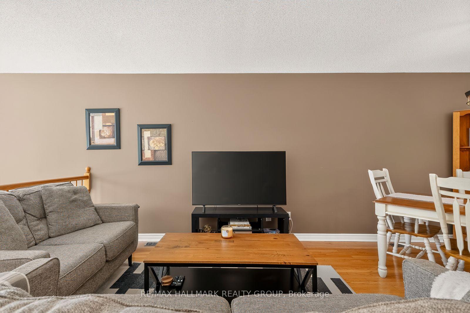 Photo 8 of 4437 Harper Avenue, Ottawa, Carson Grove — HOMEH