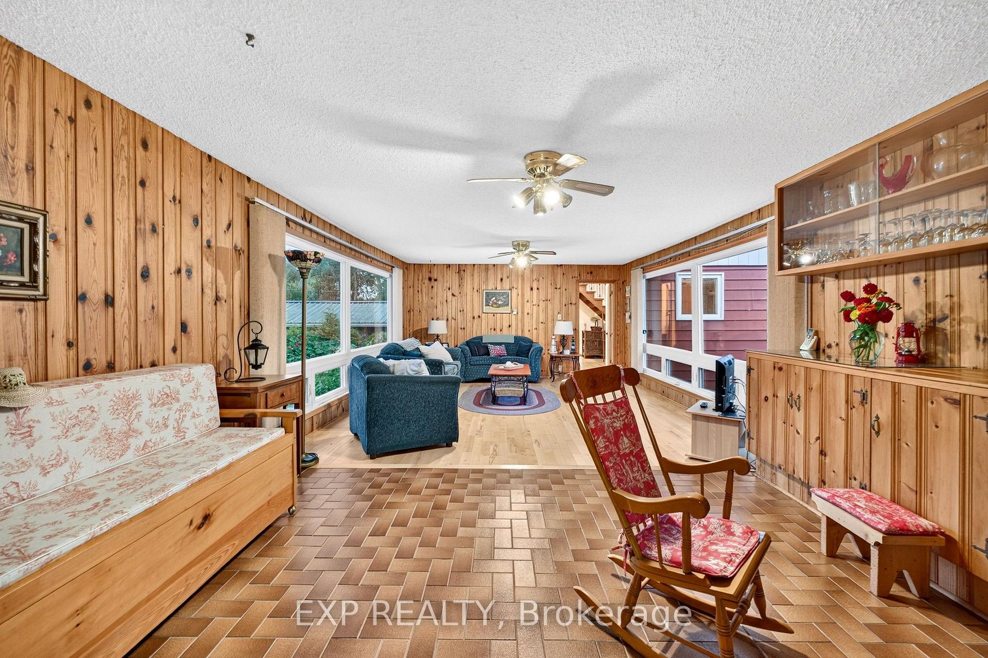 Photo 9 of 88 Irving Drive, Georgina, Pefferlaw — HOMEH