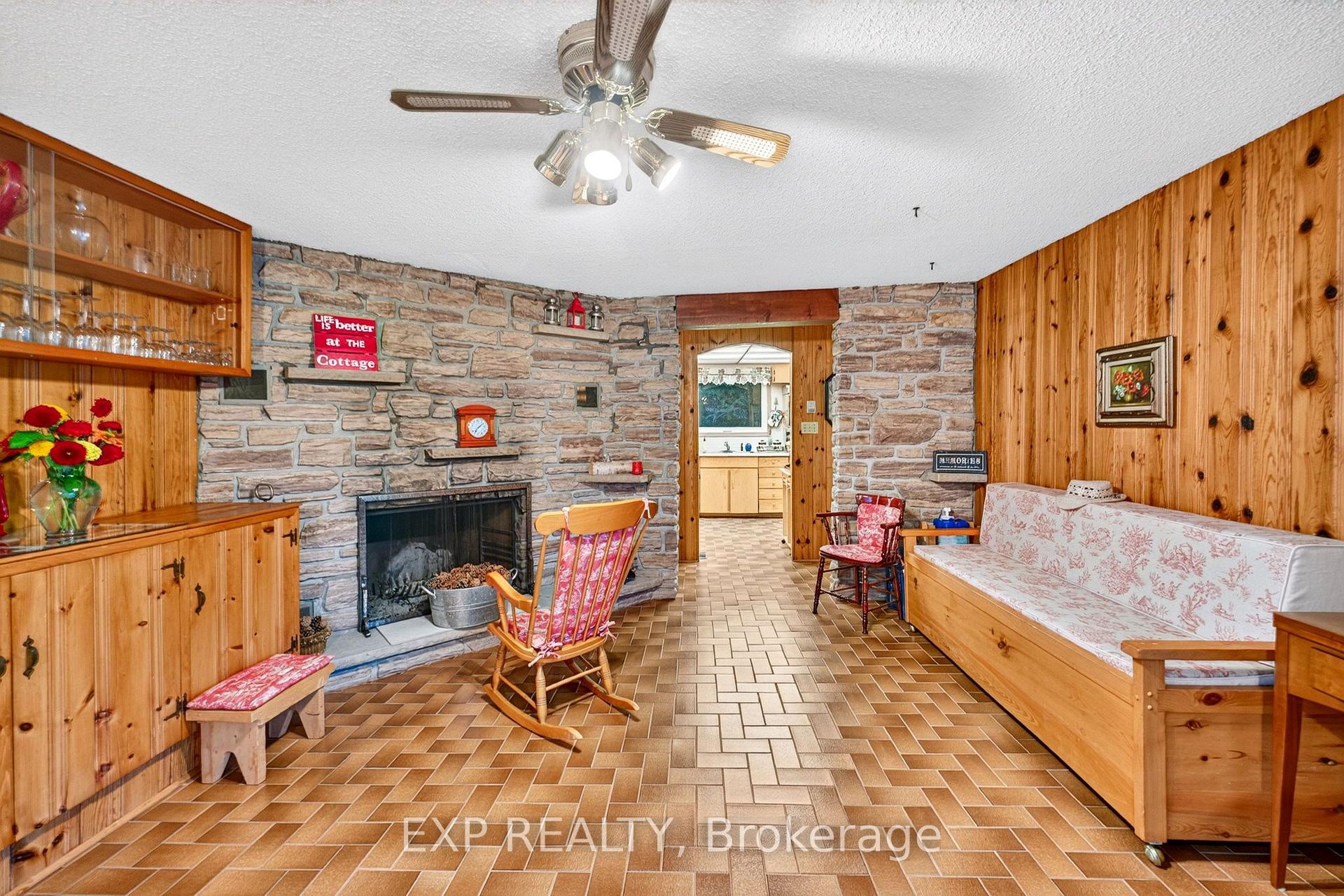 Photo 10 of 88 Irving Drive, Georgina, Pefferlaw — HOMEH