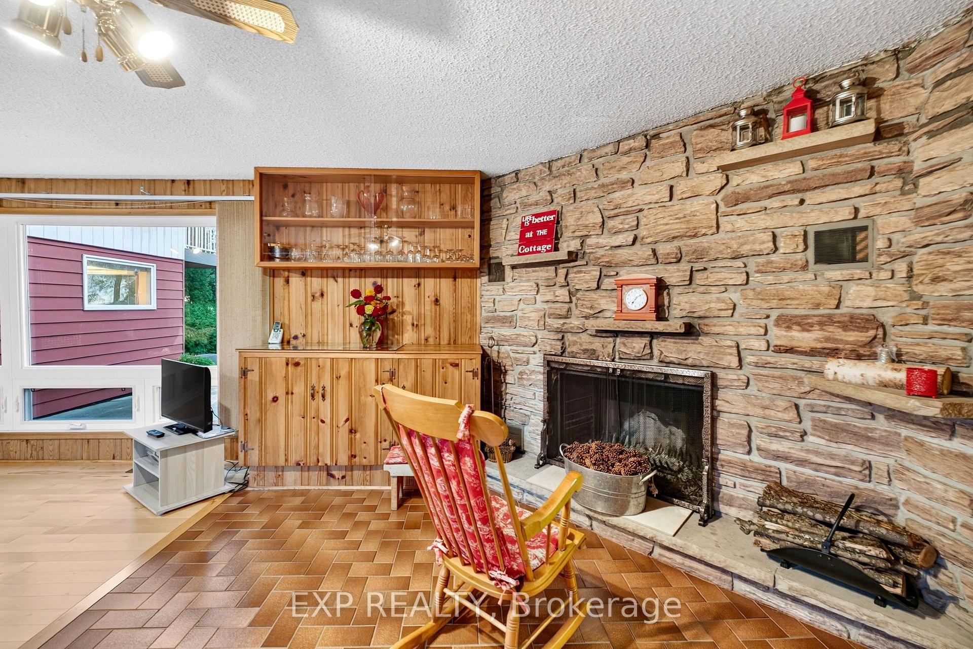Photo 15 of 88 Irving Drive, Georgina, Pefferlaw — HOMEH