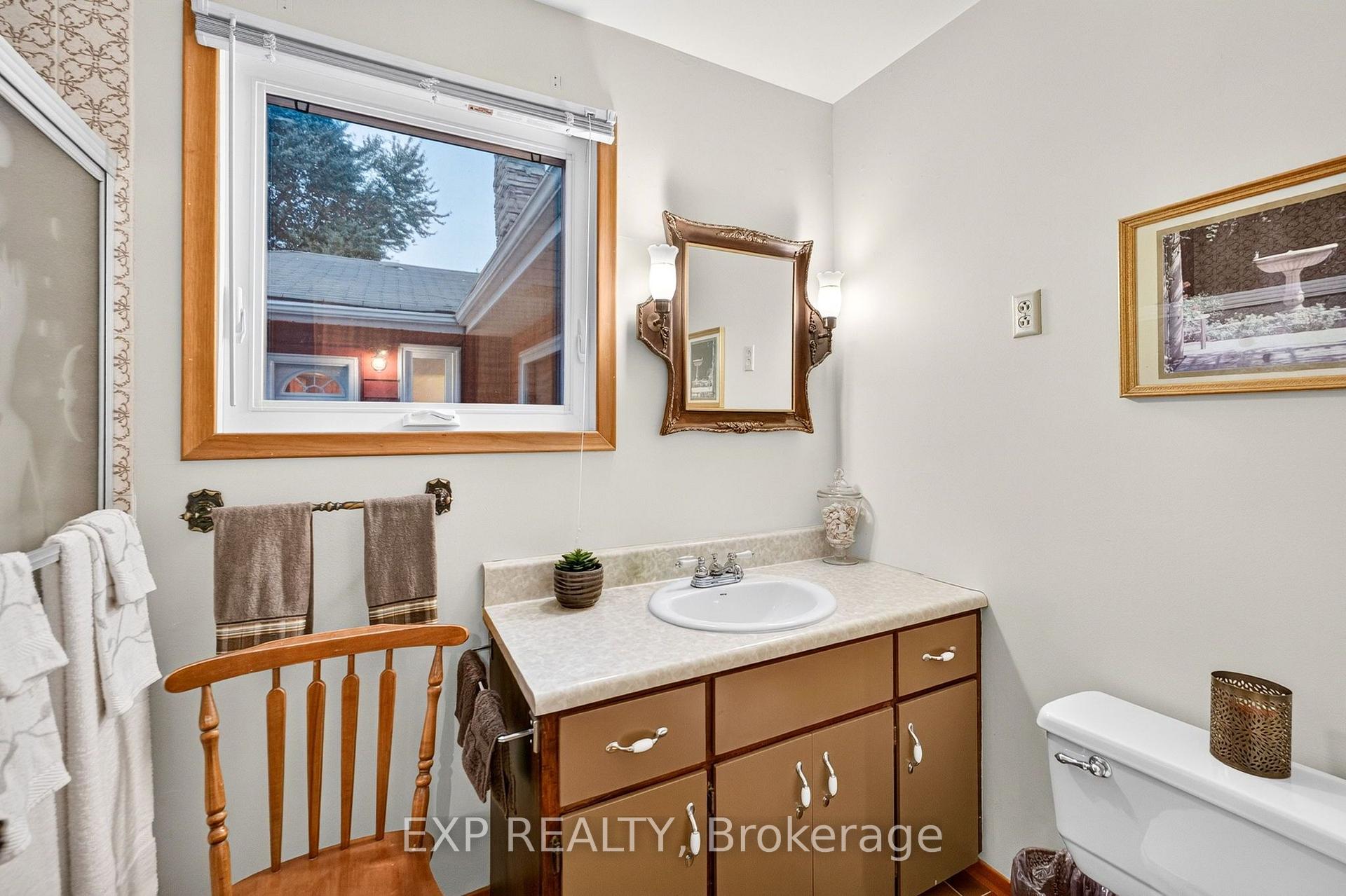 Photo 34 of 88 Irving Drive, Georgina, Pefferlaw — HOMEH