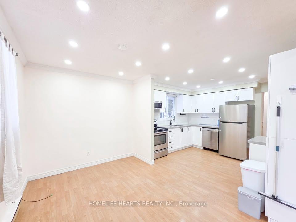 Photo 5 of 556 Capilano Crescent, Oshawa, Donevan — HOMEH