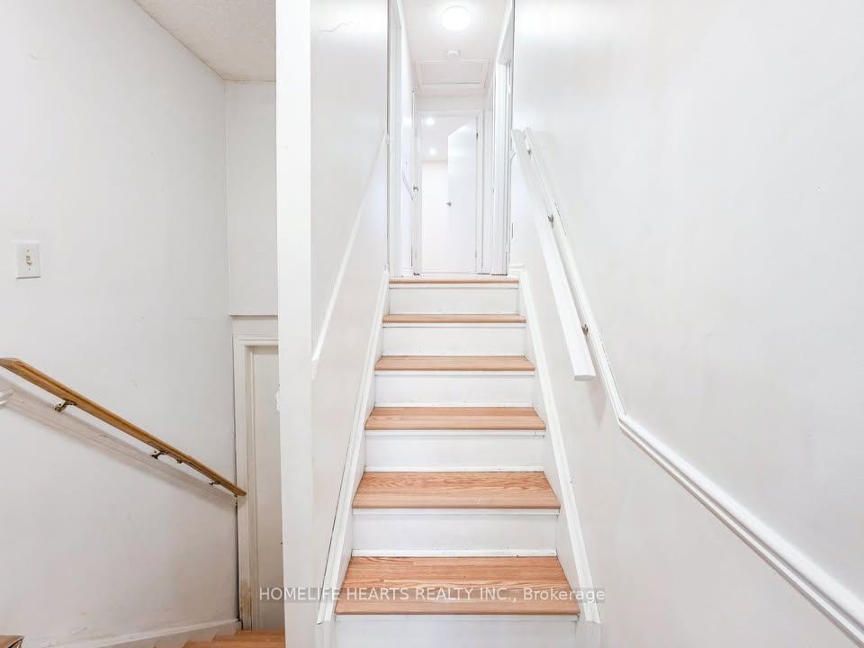 Photo 9 of 556 Capilano Crescent, Oshawa, Donevan — HOMEH