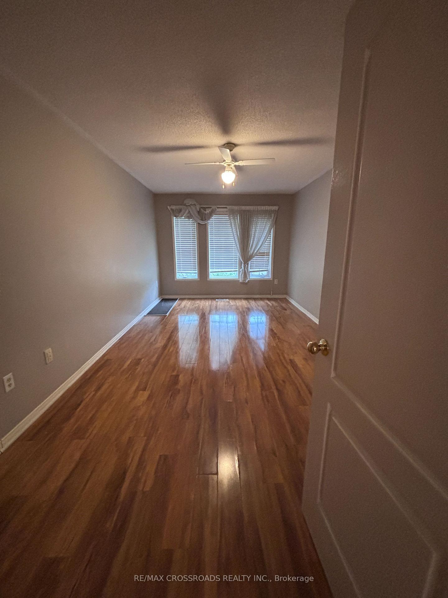 Photo 11 of 120 Bunchberry Way, Brampton, Sandringham-Wellington — HOMEH