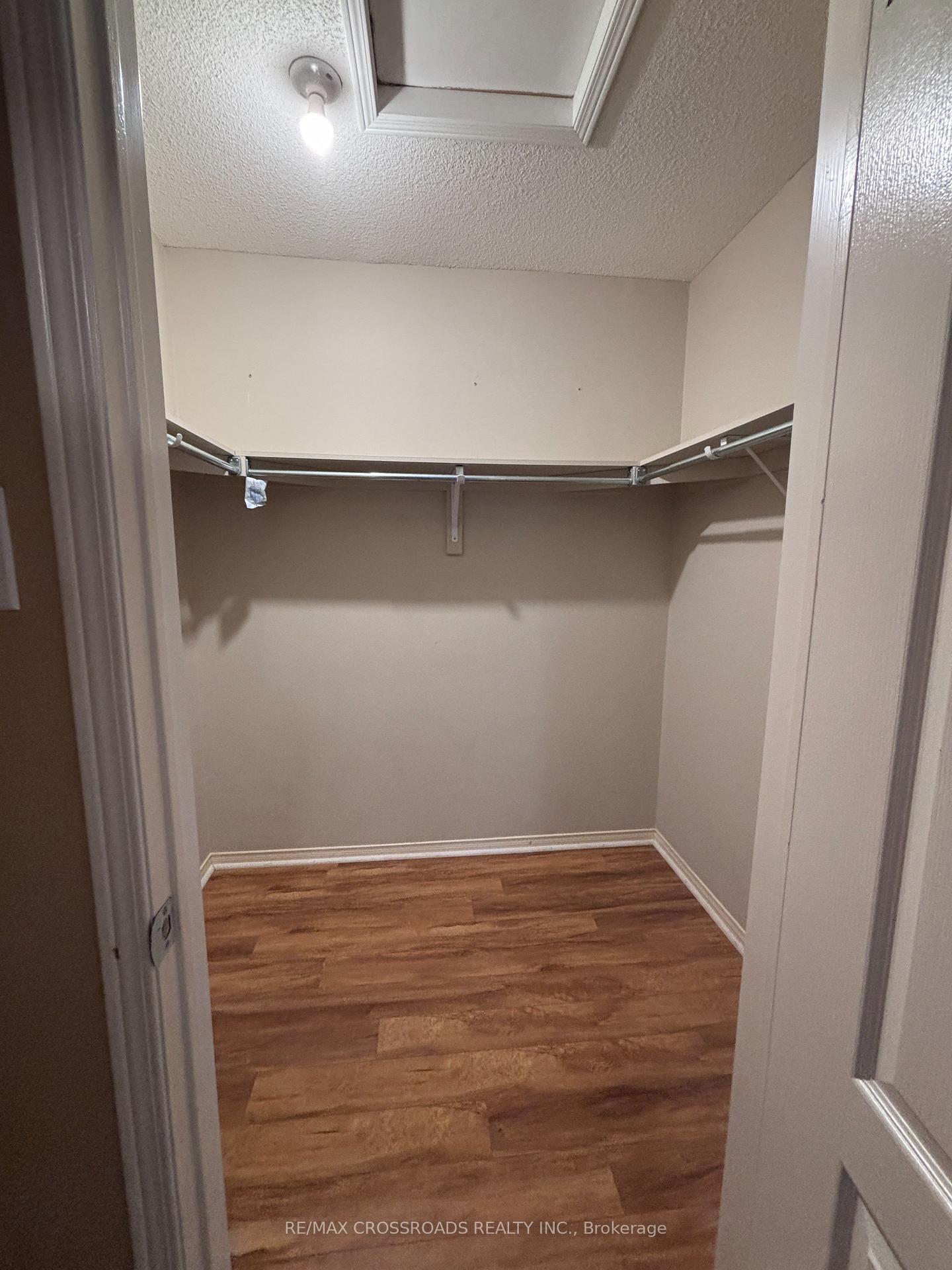 Photo 12 of 120 Bunchberry Way, Brampton, Sandringham-Wellington — HOMEH