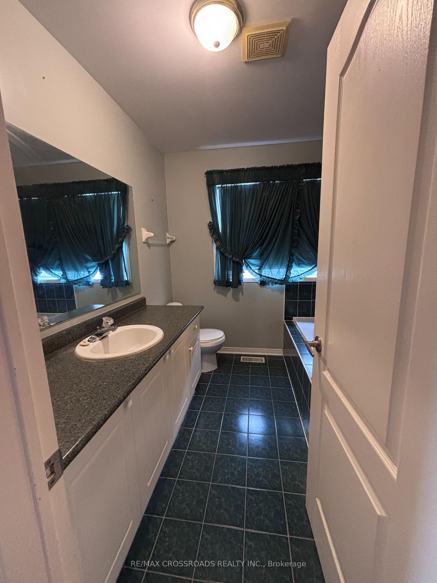 Photo 15 of 120 Bunchberry Way, Brampton, Sandringham-Wellington — HOMEH