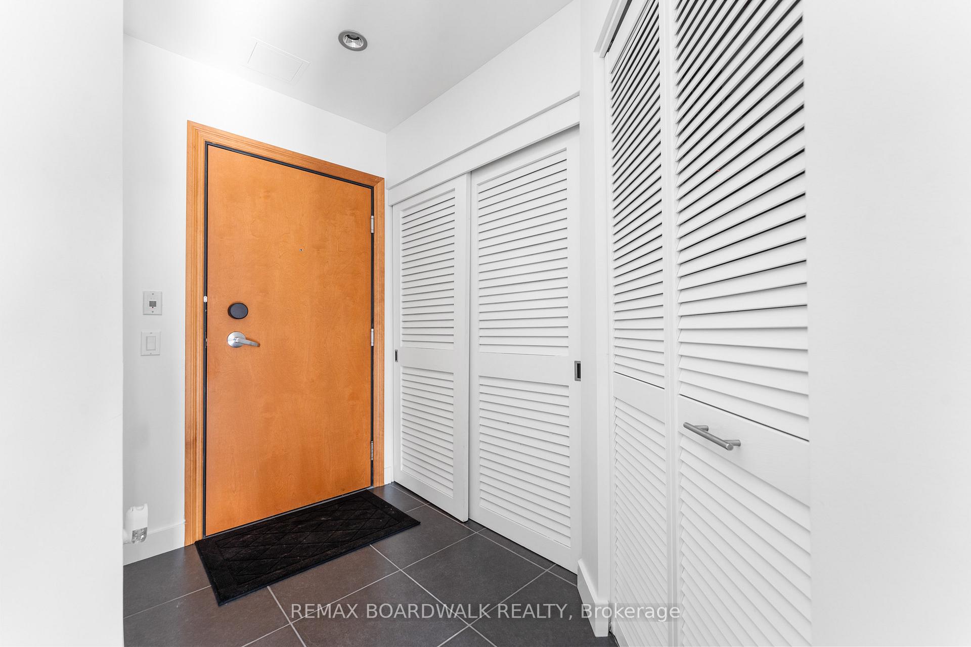 Photo 3 of Unit 401, 90 George Street, Ottawa, Lower Town/Byward Market — HOMEH