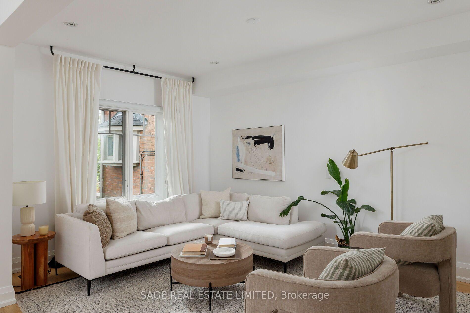 Photo 6 of 32 Edgewood Crescent, Toronto, Rosedale-Moore Park — HOMEH