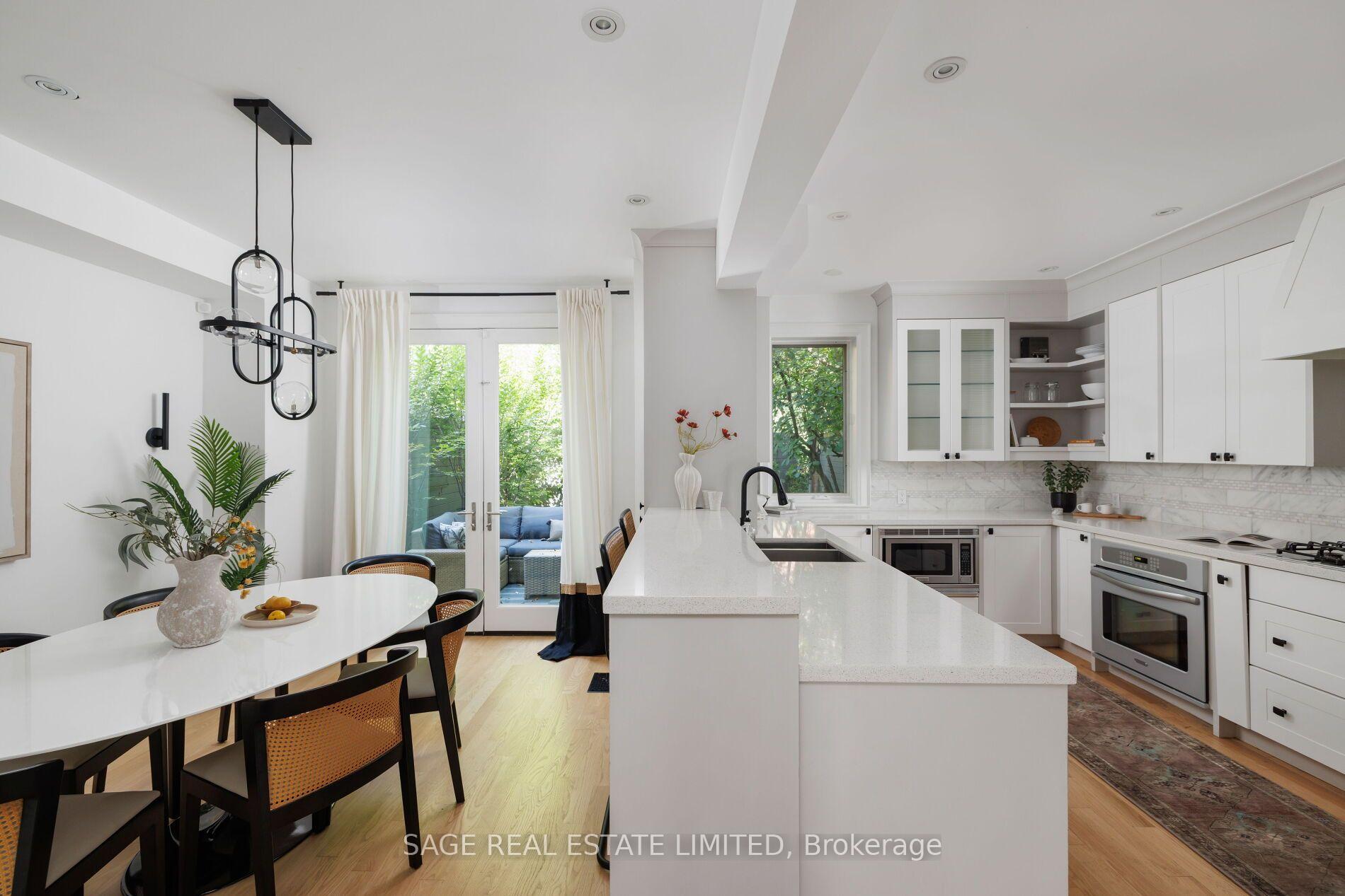 Photo 10 of 32 Edgewood Crescent, Toronto, Rosedale-Moore Park — HOMEH