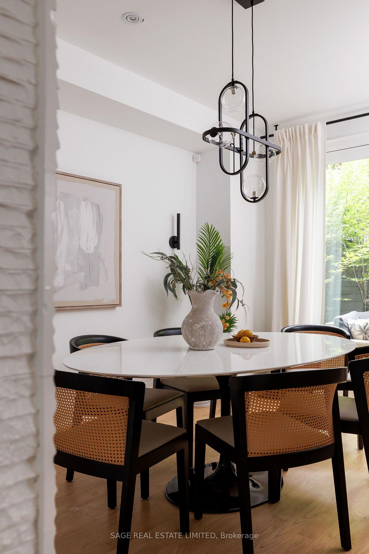 Photo 13 of 32 Edgewood Crescent, Toronto, Rosedale-Moore Park — HOMEH