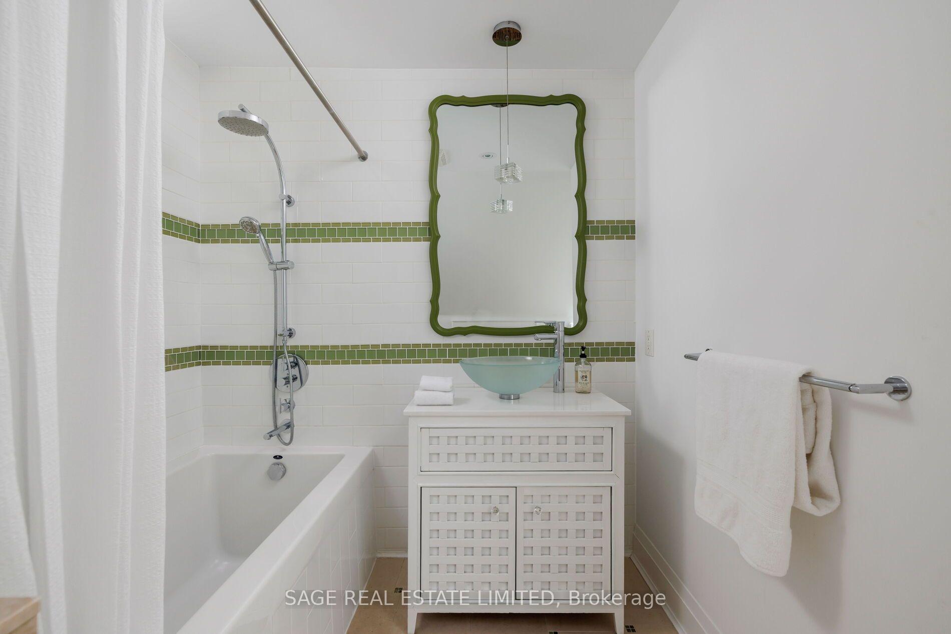 Photo 44 of 32 Edgewood Crescent, Toronto, Rosedale-Moore Park — HOMEH