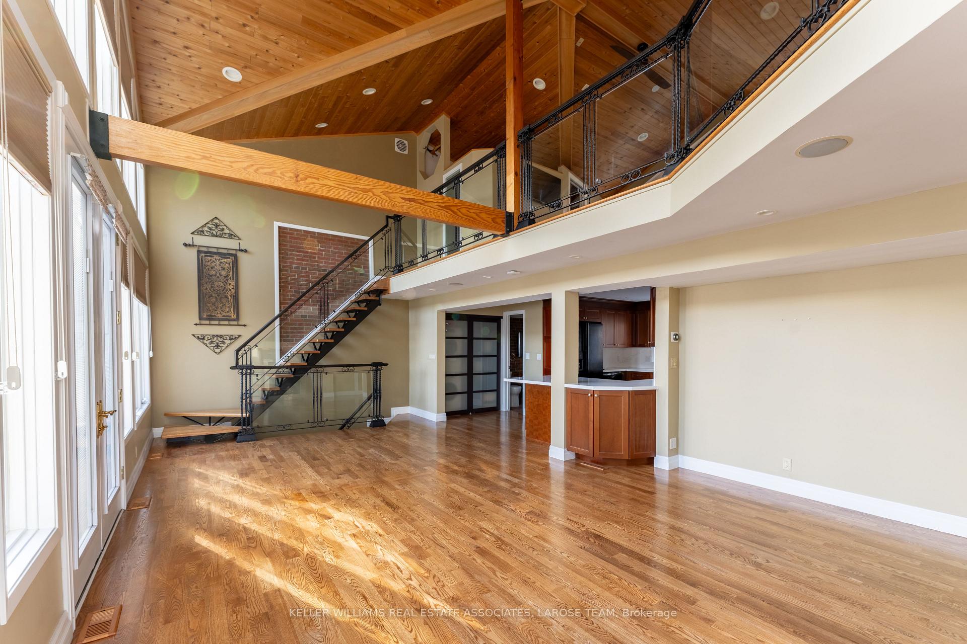 Photo 10 of Unit 4, 75 Maple Avenue S, Mississauga, Port Credit — HOMEH