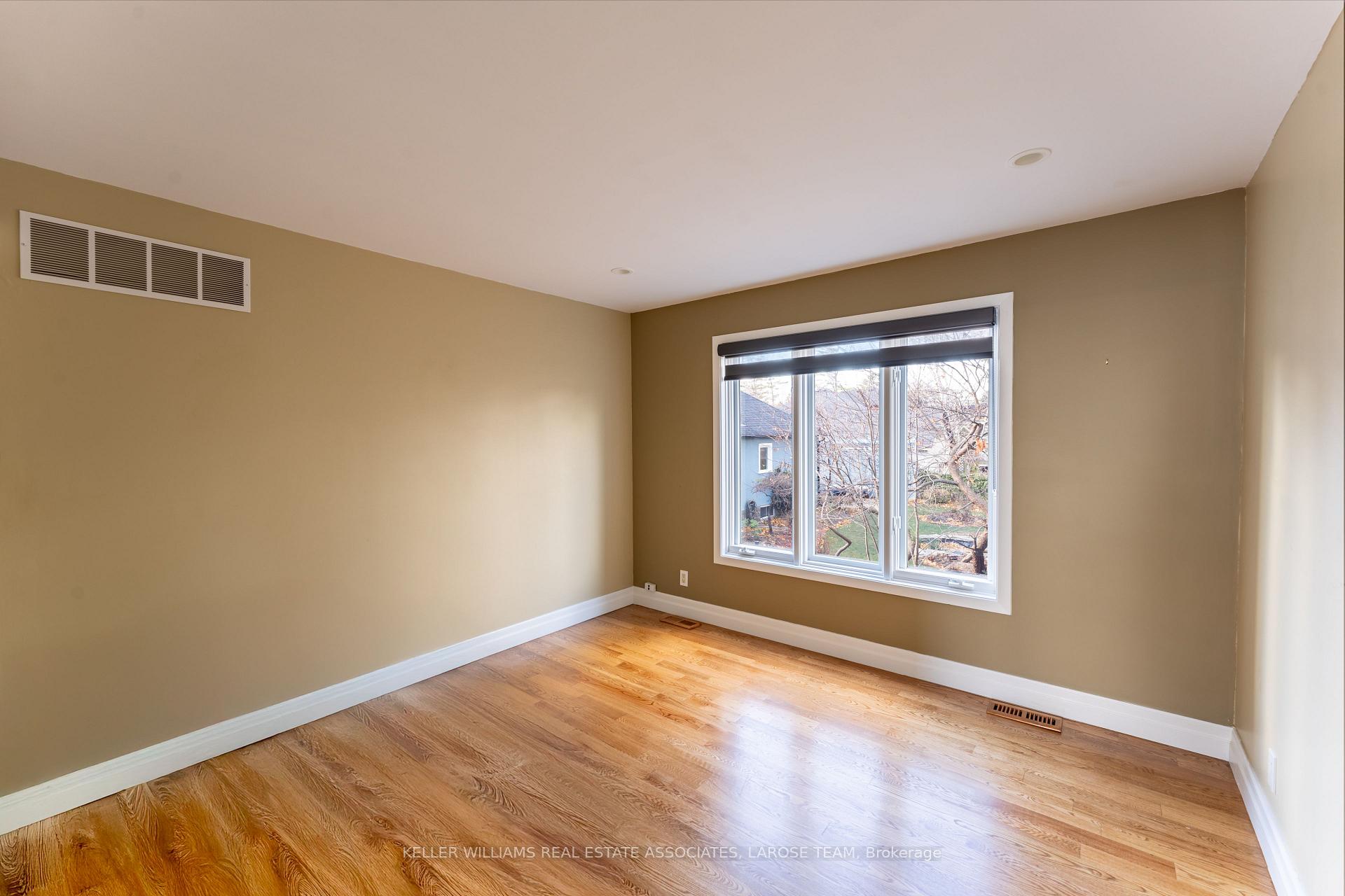 Photo 14 of Unit 4, 75 Maple Avenue S, Mississauga, Port Credit — HOMEH
