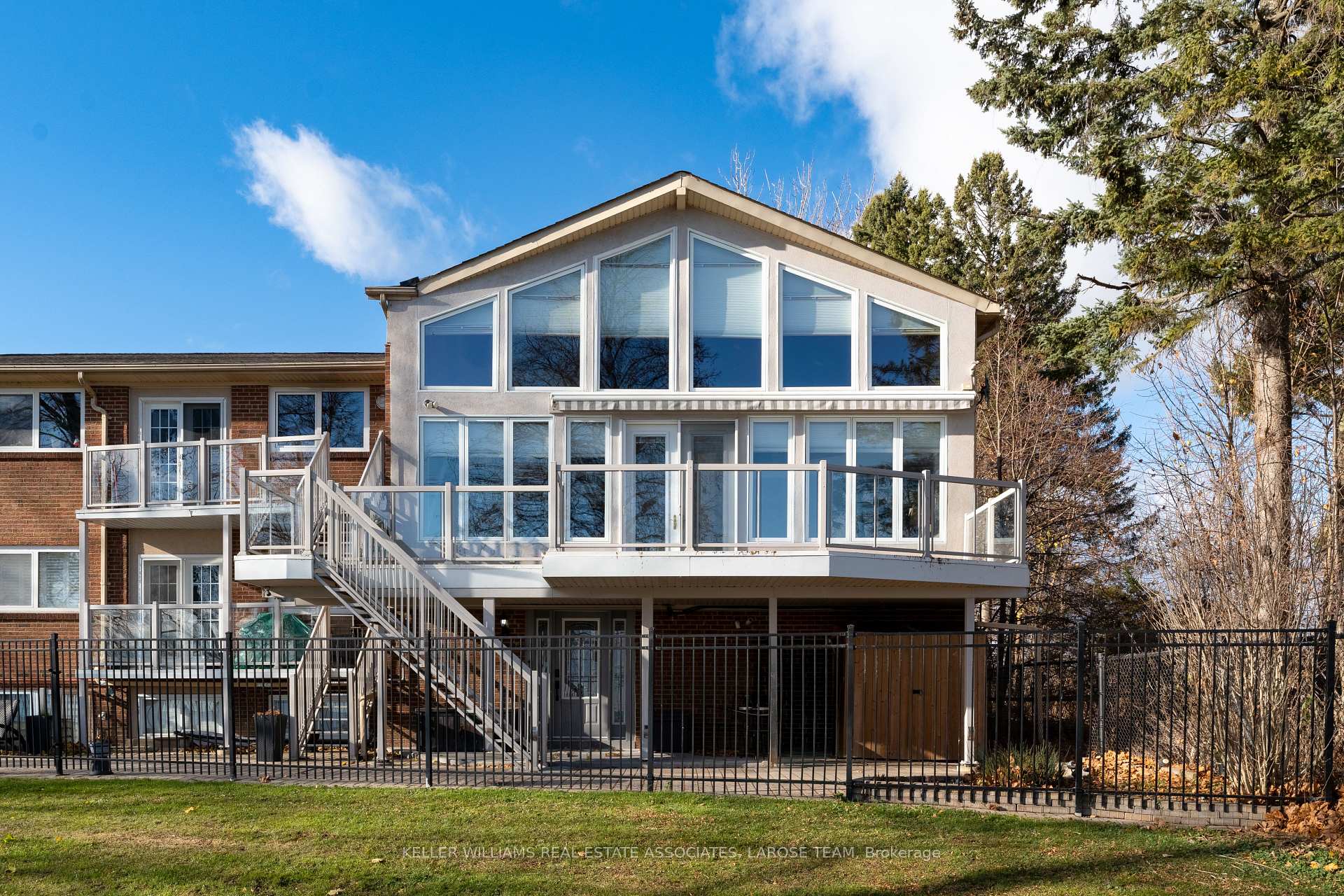 Photo 26 of Unit 4, 75 Maple Avenue S, Mississauga, Port Credit — HOMEH