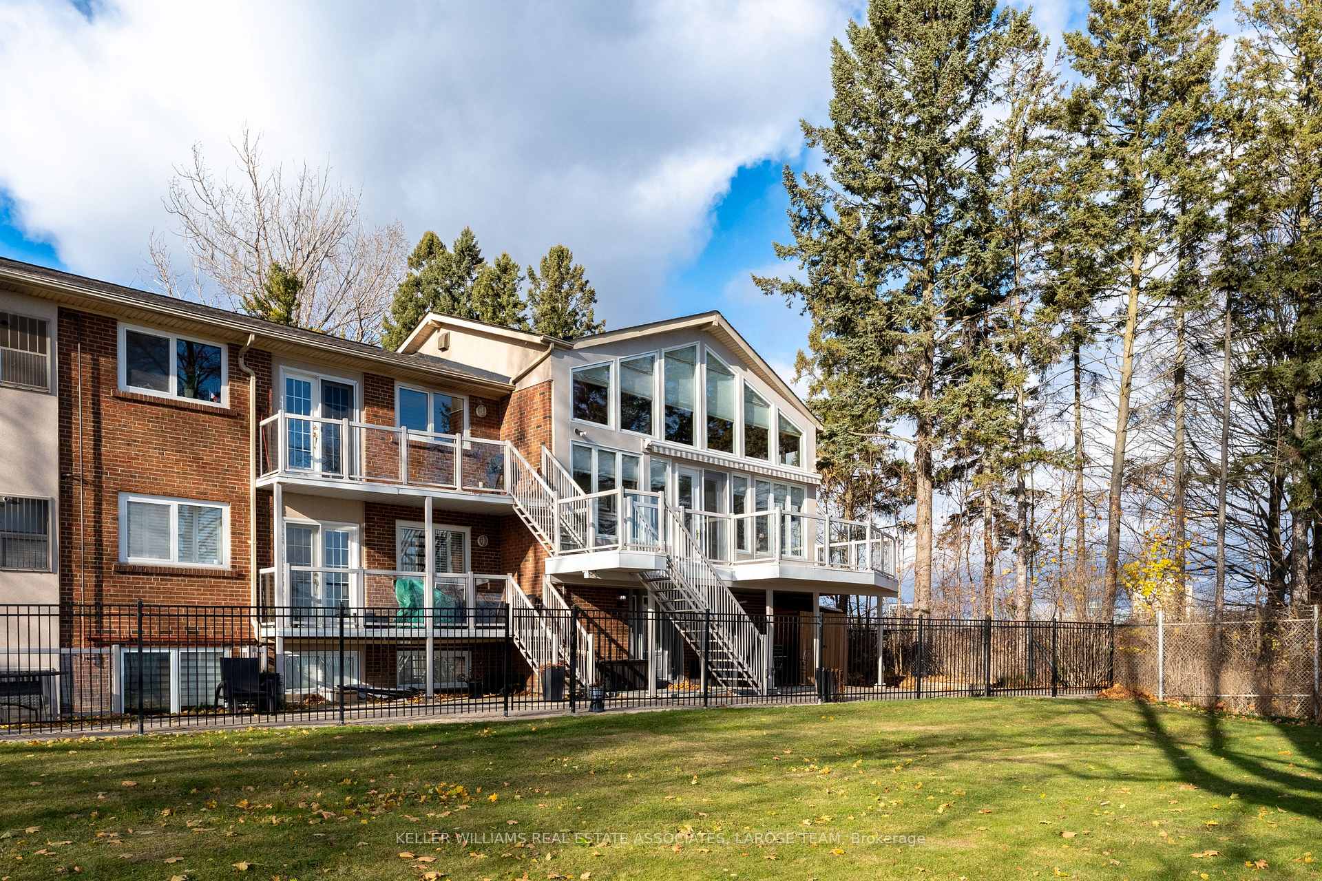 Photo 27 of Unit 4, 75 Maple Avenue S, Mississauga, Port Credit — HOMEH