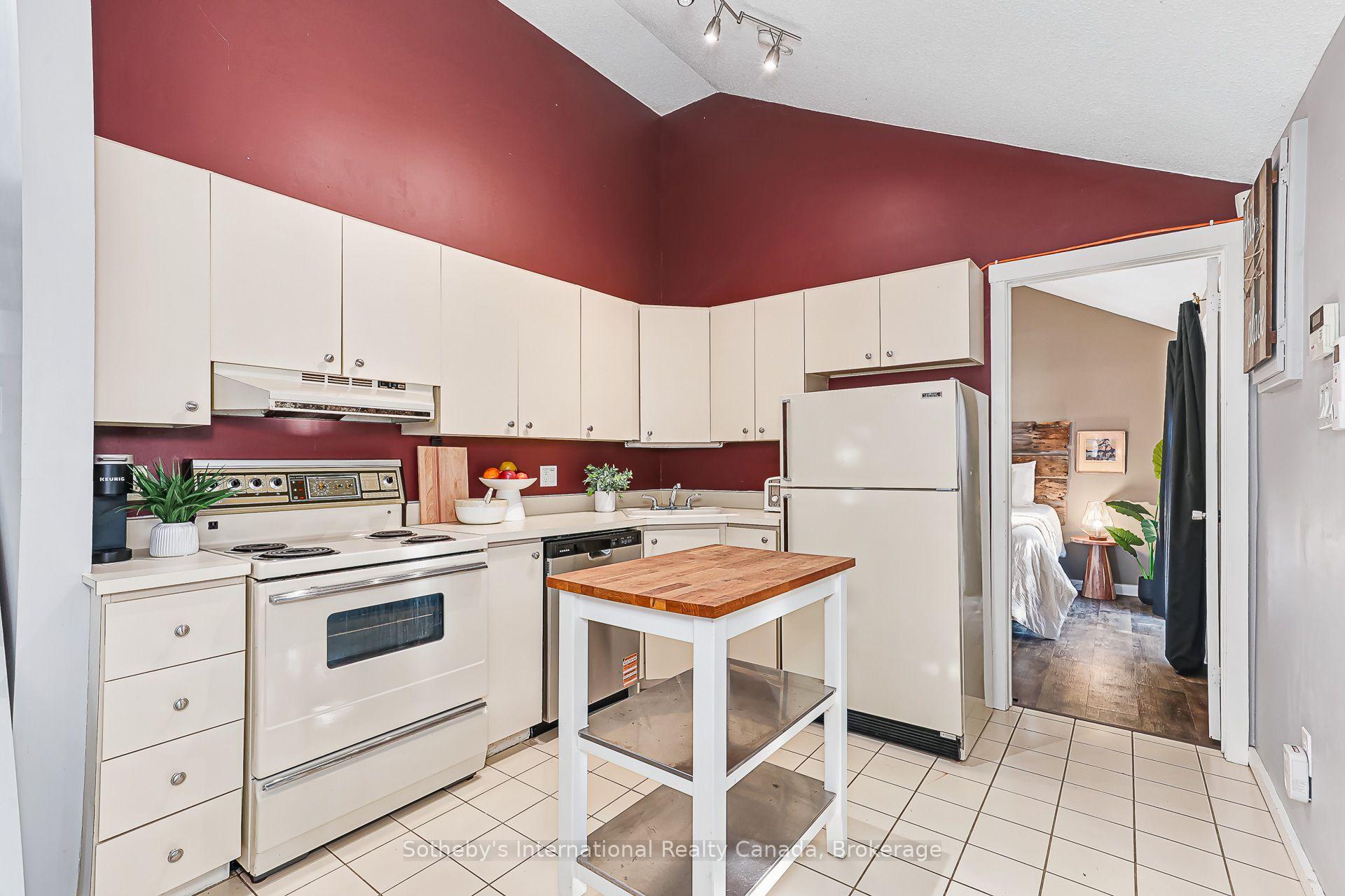 Photo 7 of 442 Oxbow Crescent, Collingwood — HOMEH