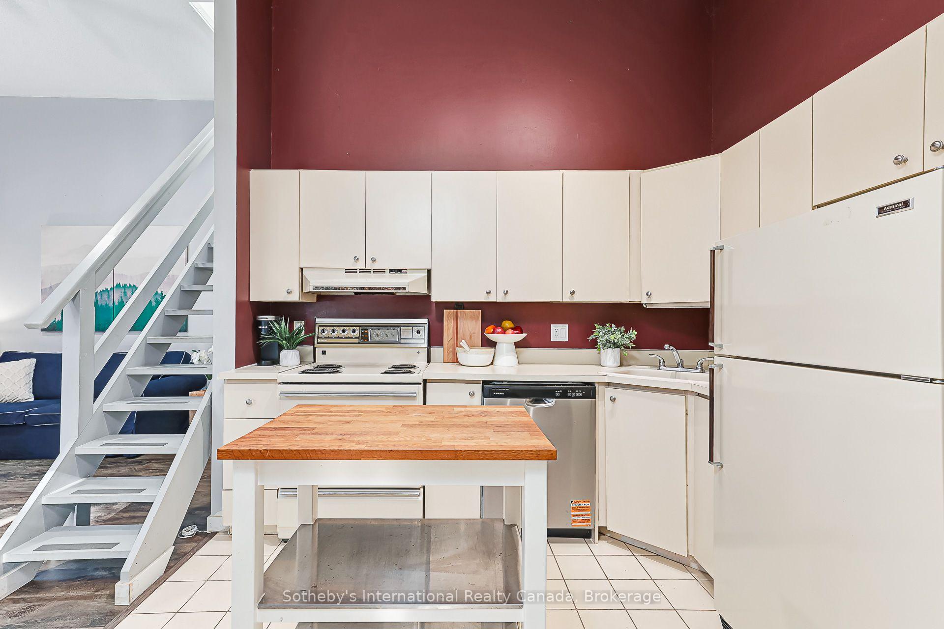 Photo 8 of 442 Oxbow Crescent, Collingwood — HOMEH
