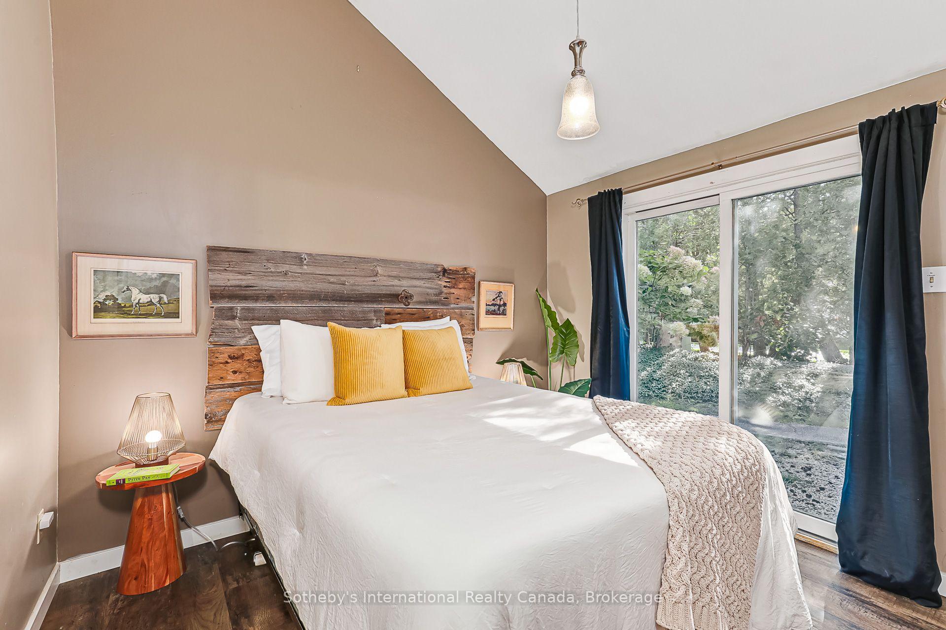 Photo 11 of 442 Oxbow Crescent, Collingwood — HOMEH