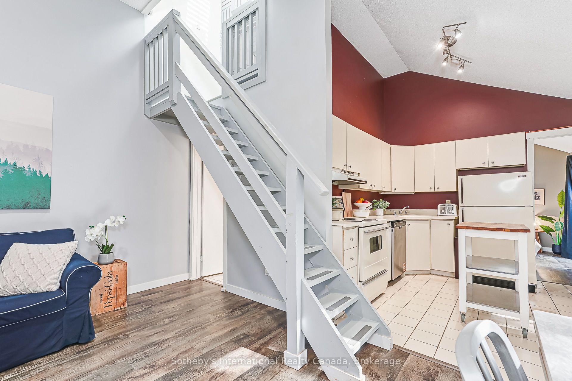 Photo 16 of 442 Oxbow Crescent, Collingwood — HOMEH
