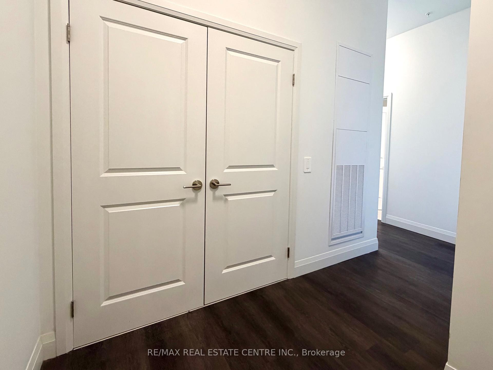 Photo 3 of Unit 106, 1333 Weber Street E, Kitchener, Stanley Park — HOMEH