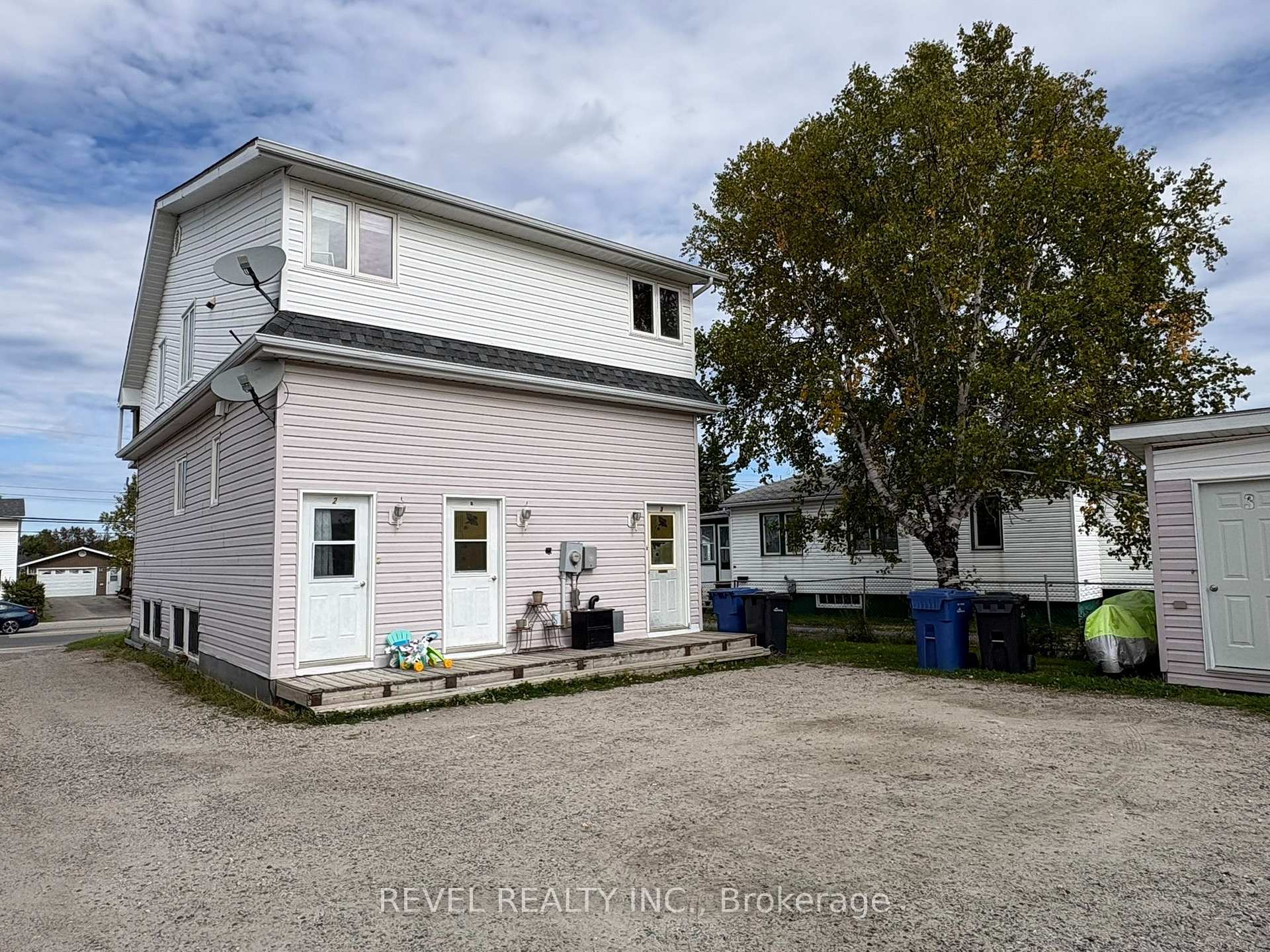 Photo 4 of 131 Brunetville Road, Kapuskasing — HOMEH