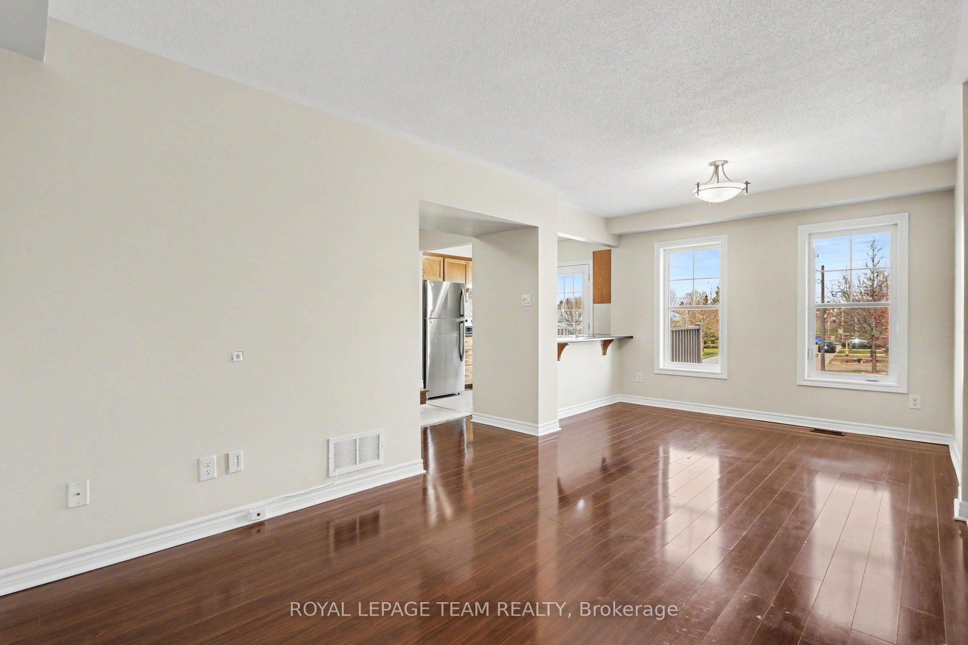 Photo 10 of 2100 Madrid Avenue, Ottawa, Barrhaven - Heritage Park — HOMEH
