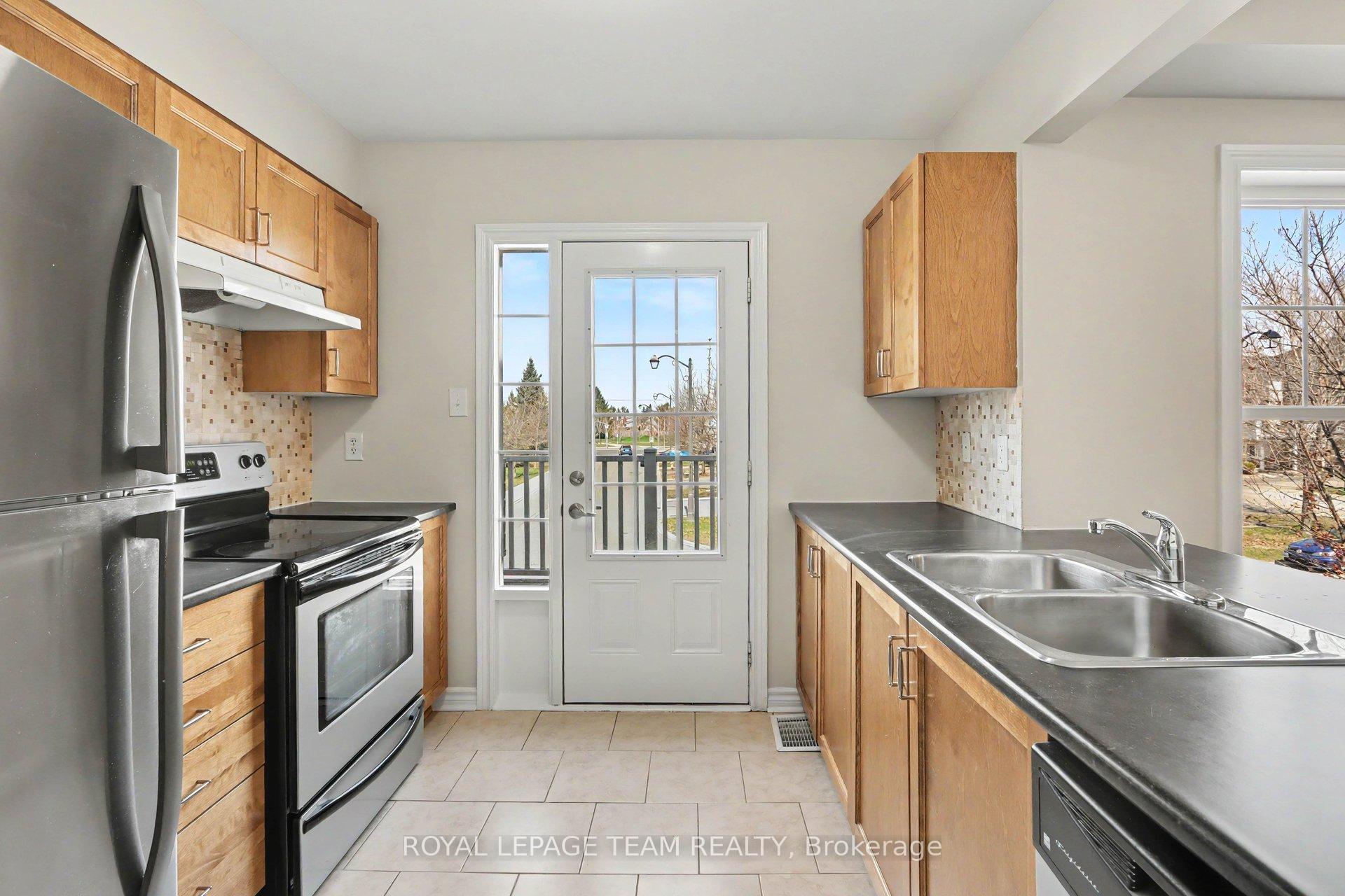Photo 14 of 2100 Madrid Avenue, Ottawa, Barrhaven - Heritage Park — HOMEH