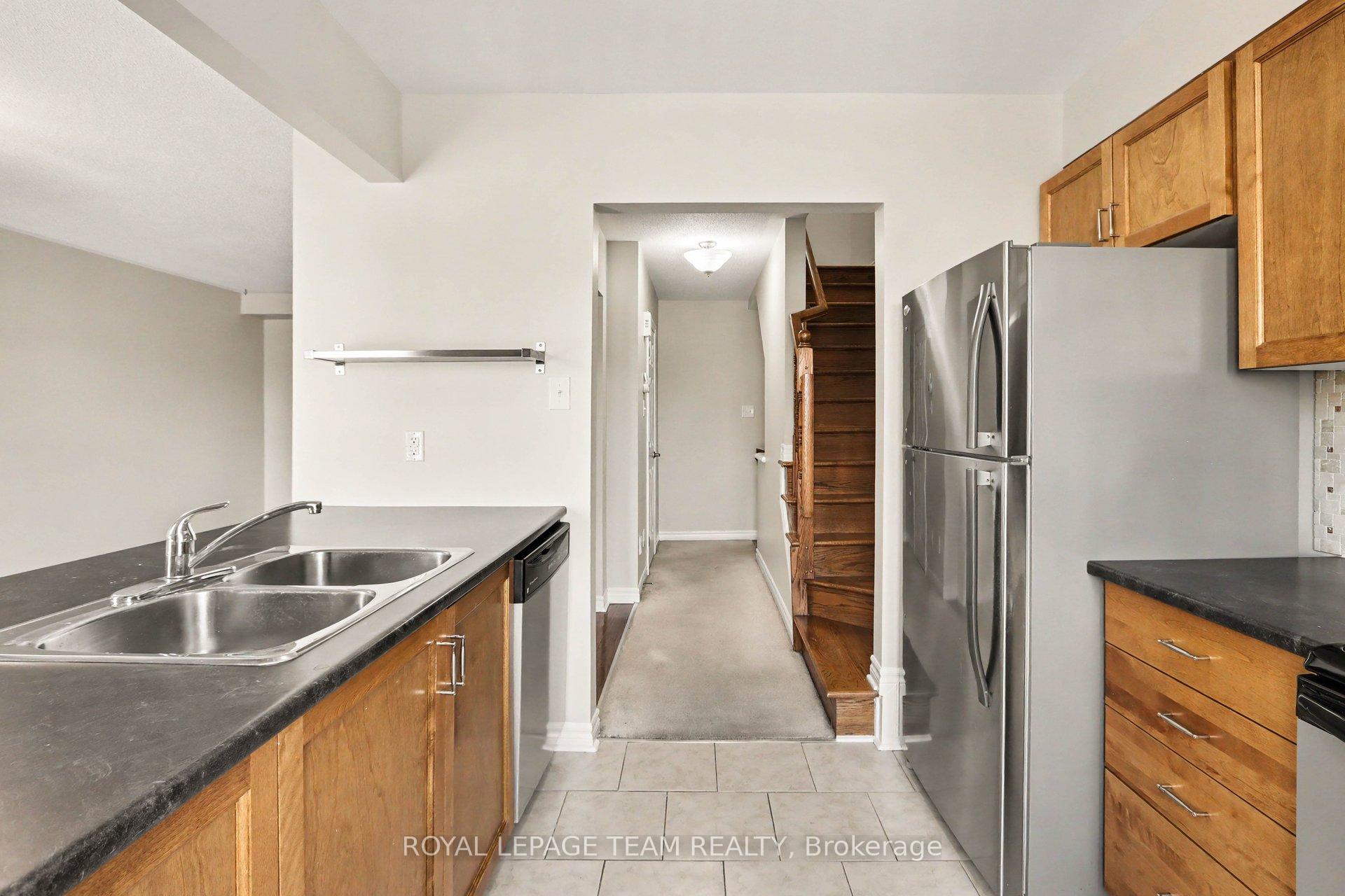 Photo 15 of 2100 Madrid Avenue, Ottawa, Barrhaven - Heritage Park — HOMEH