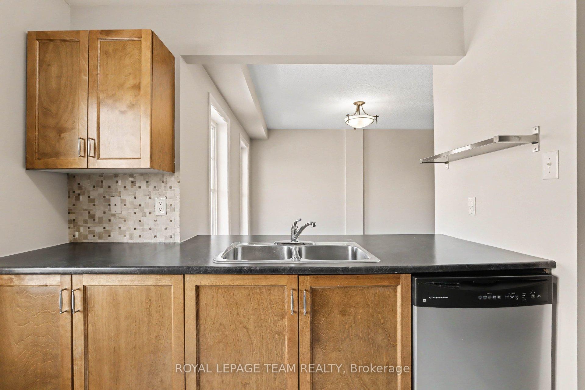 Photo 16 of 2100 Madrid Avenue, Ottawa, Barrhaven - Heritage Park — HOMEH