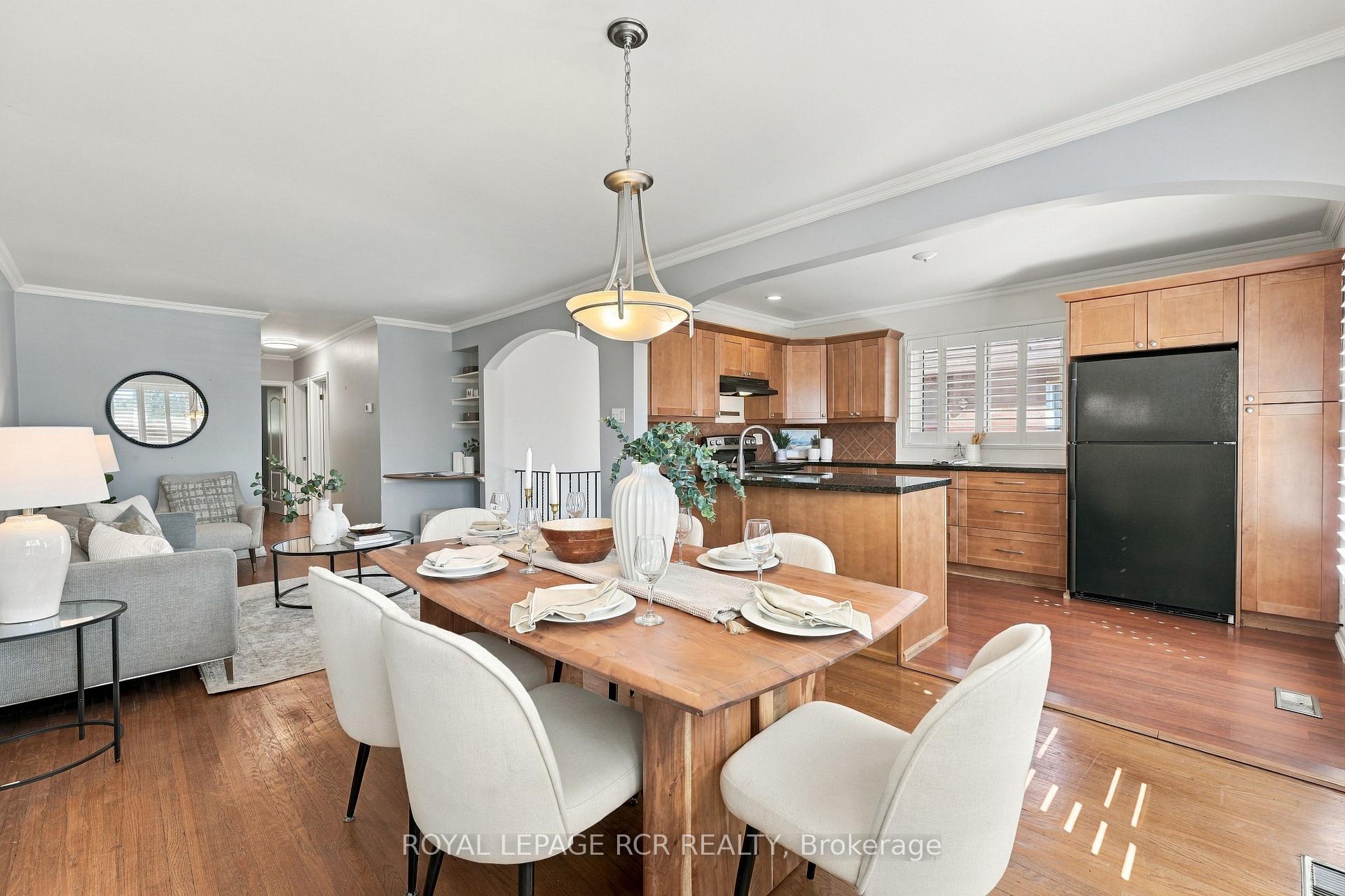 Photo 13 of 70 Tecumseh Drive, Aurora, Aurora Heights — HOMEH
