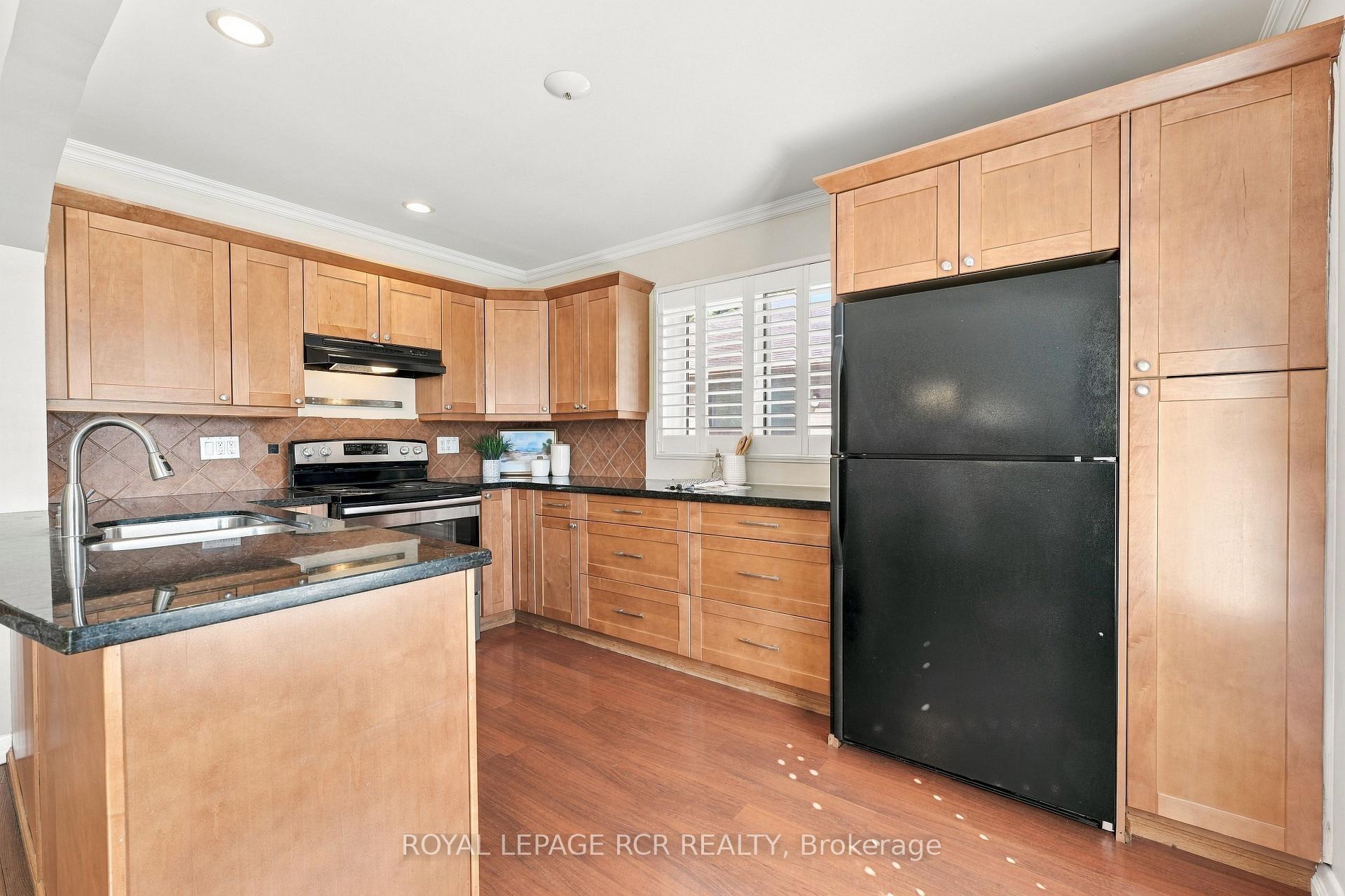 Photo 14 of 70 Tecumseh Drive, Aurora, Aurora Heights — HOMEH
