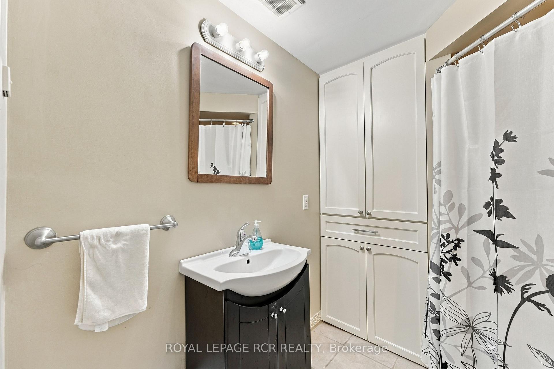 Photo 33 of 70 Tecumseh Drive, Aurora, Aurora Heights — HOMEH