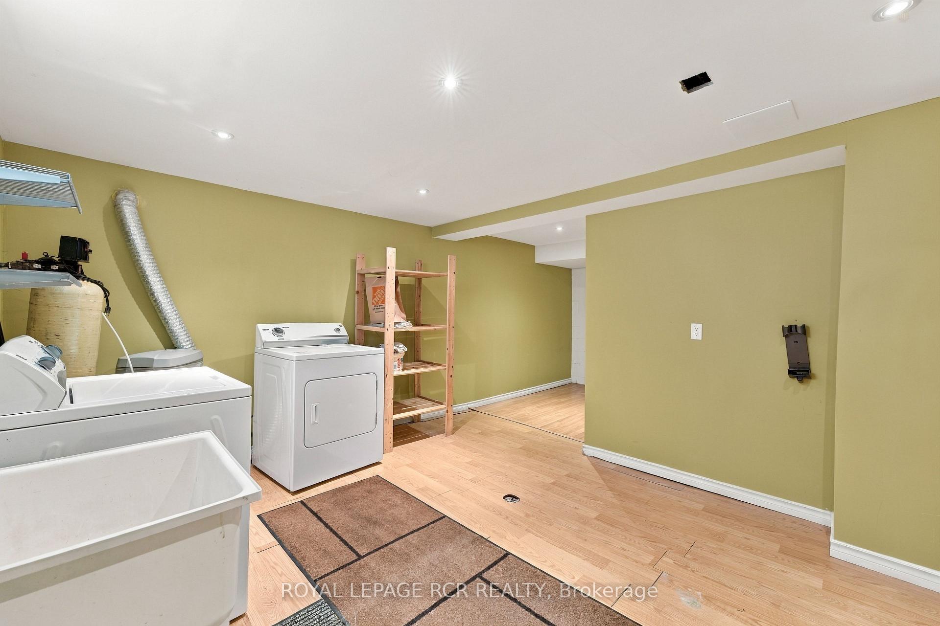 Photo 35 of 70 Tecumseh Drive, Aurora, Aurora Heights — HOMEH