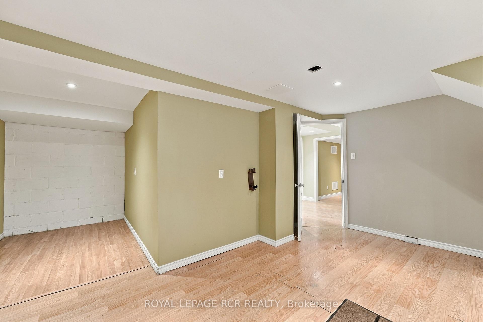 Photo 36 of 70 Tecumseh Drive, Aurora, Aurora Heights — HOMEH