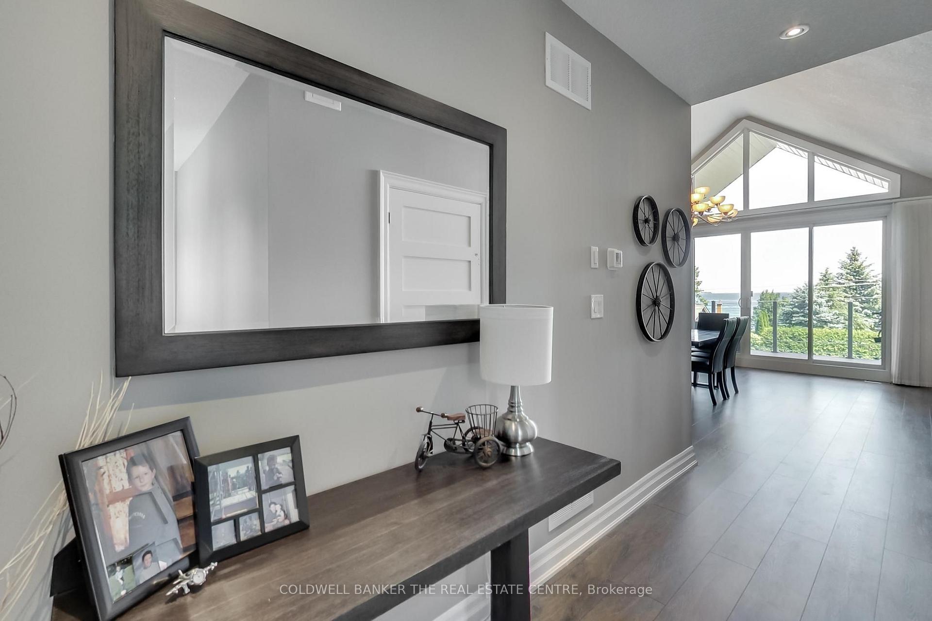 Photo 2 of 224 Lakeshore Road E, Oro-Medonte, Rural Oro-Medonte — HOMEH