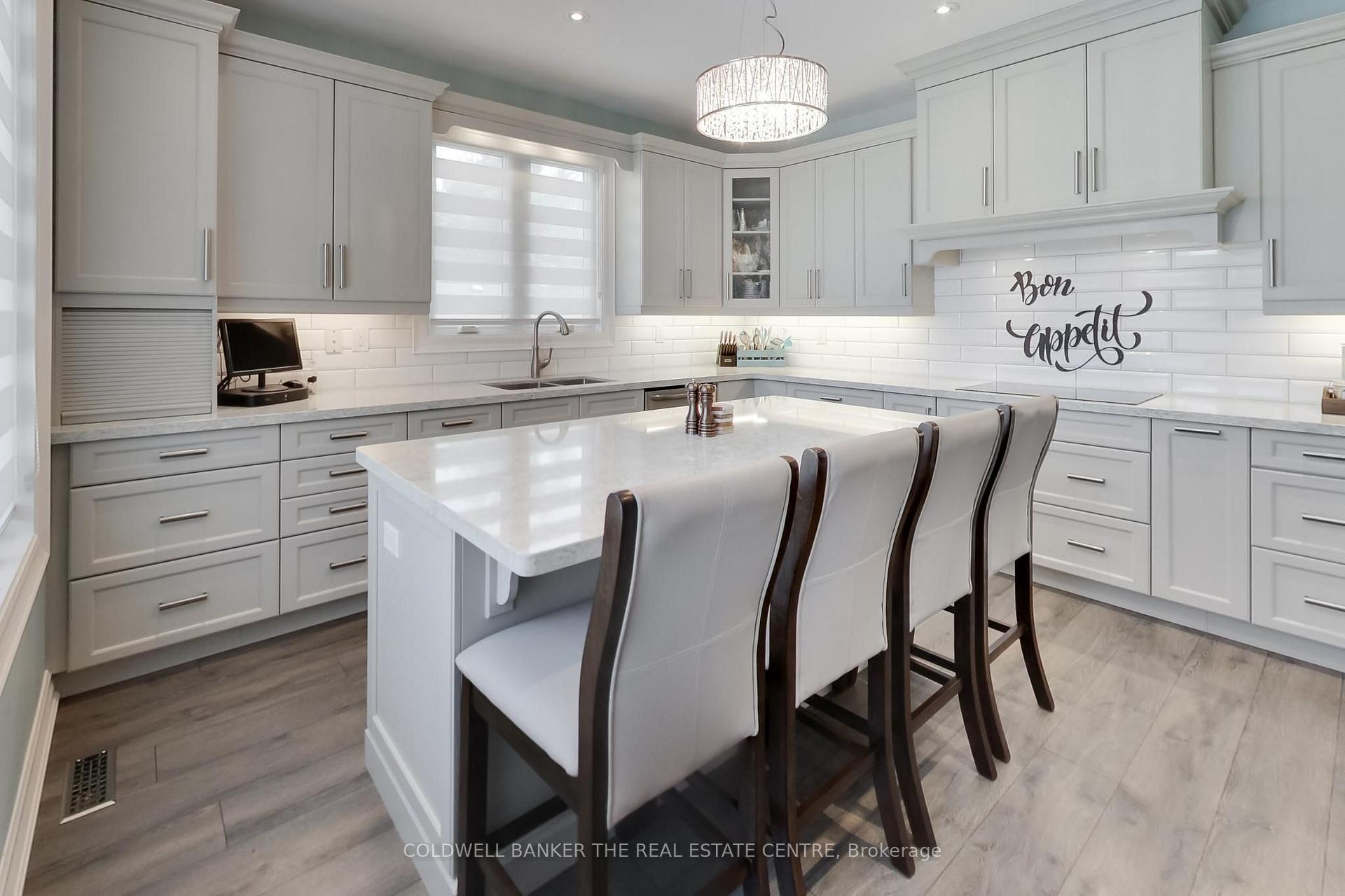 Photo 6 of 224 Lakeshore Road E, Oro-Medonte, Rural Oro-Medonte — HOMEH