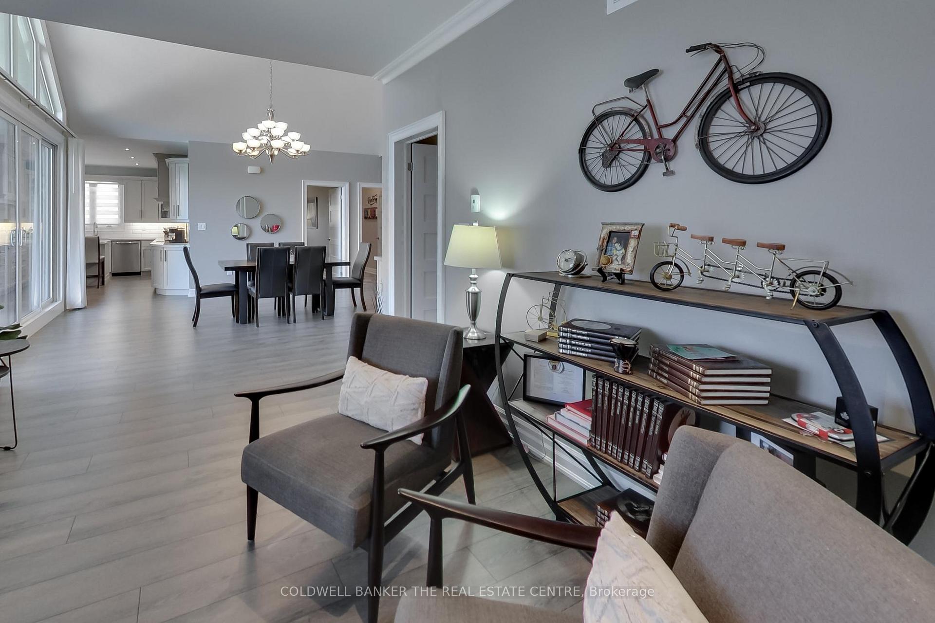 Photo 12 of 224 Lakeshore Road E, Oro-Medonte, Rural Oro-Medonte — HOMEH