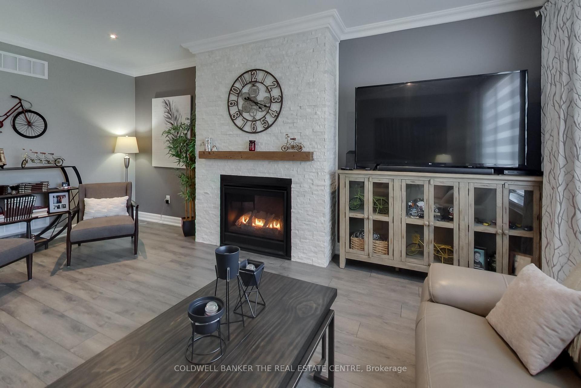 Photo 14 of 224 Lakeshore Road E, Oro-Medonte, Rural Oro-Medonte — HOMEH