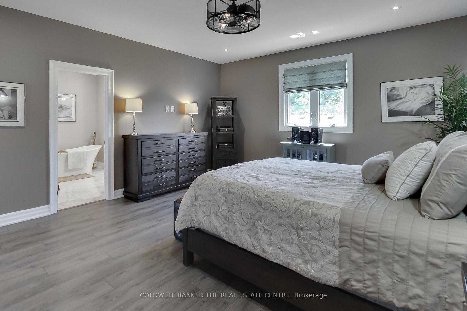 Photo 15 of 224 Lakeshore Road E, Oro-Medonte, Rural Oro-Medonte — HOMEH