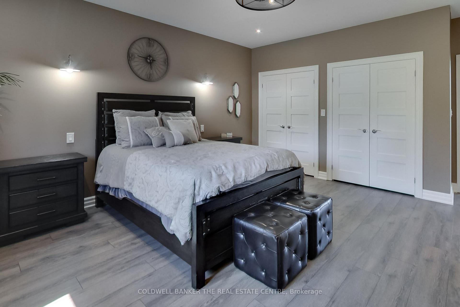 Photo 16 of 224 Lakeshore Road E, Oro-Medonte, Rural Oro-Medonte — HOMEH