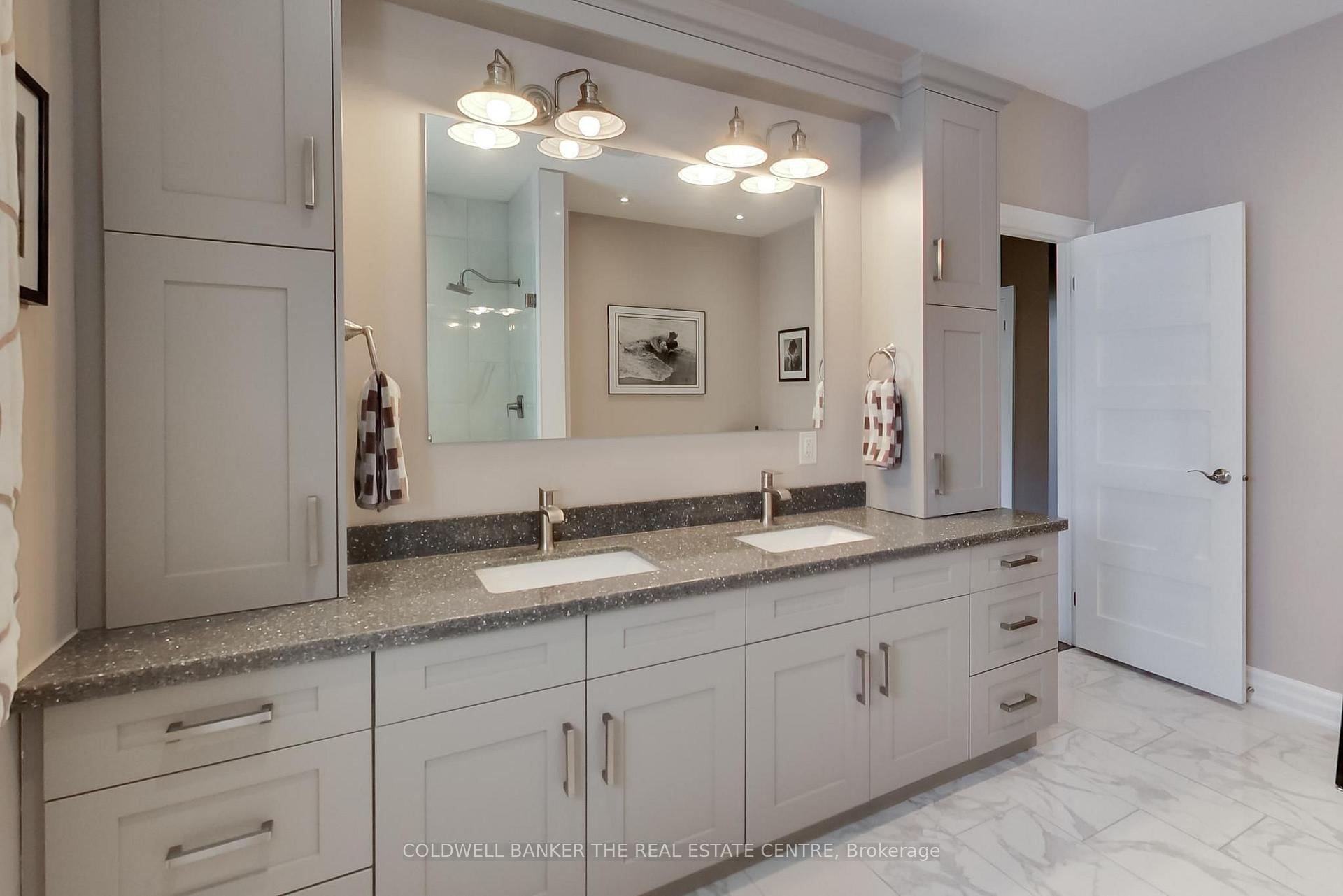 Photo 18 of 224 Lakeshore Road E, Oro-Medonte, Rural Oro-Medonte — HOMEH