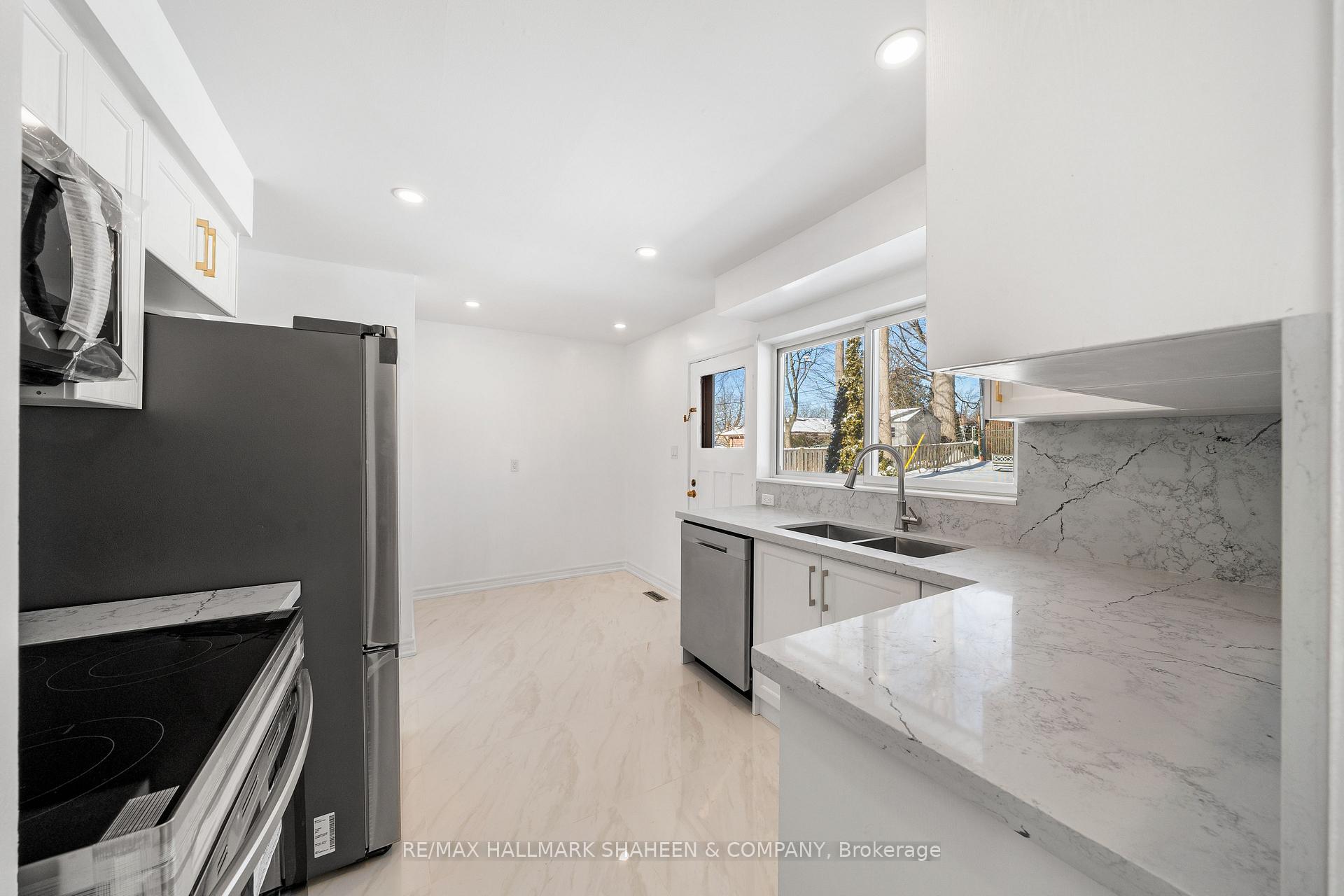 Photo 6 of Unit Main, 96 Rameau Drive, North York, Hillcrest Village — HOMEH