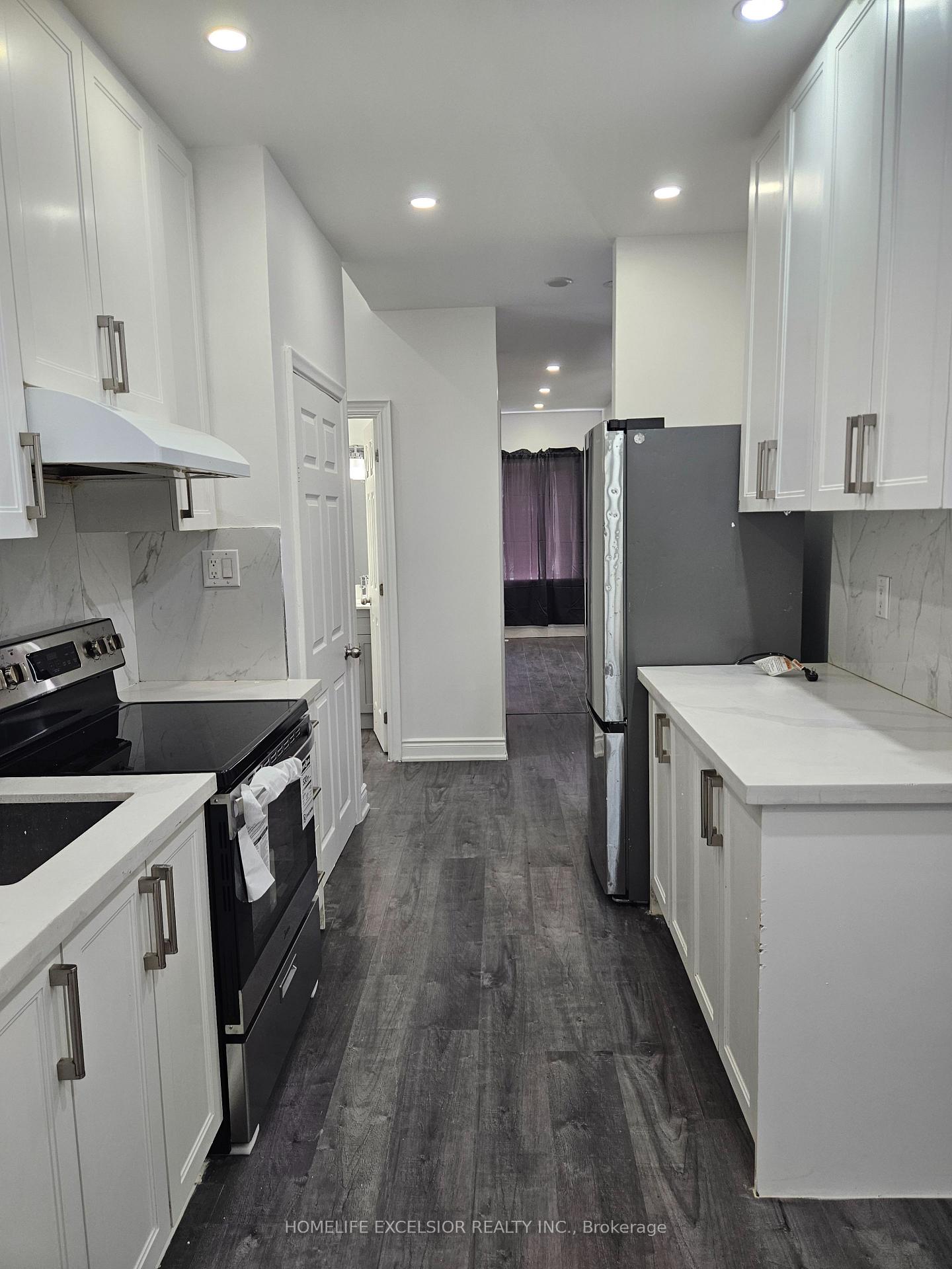 Photo 2 of 82 Pandora Circle, Scarborough, Woburn — HOMEH
