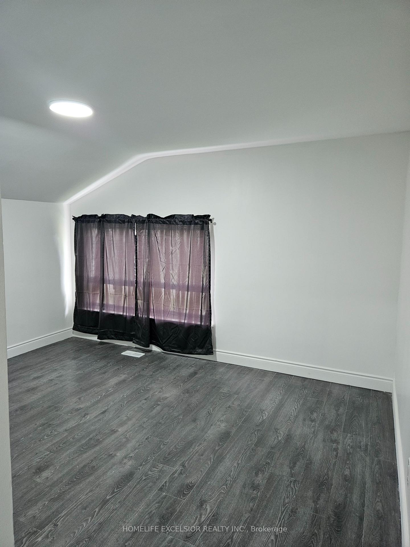 Photo 7 of 82 Pandora Circle, Scarborough, Woburn — HOMEH